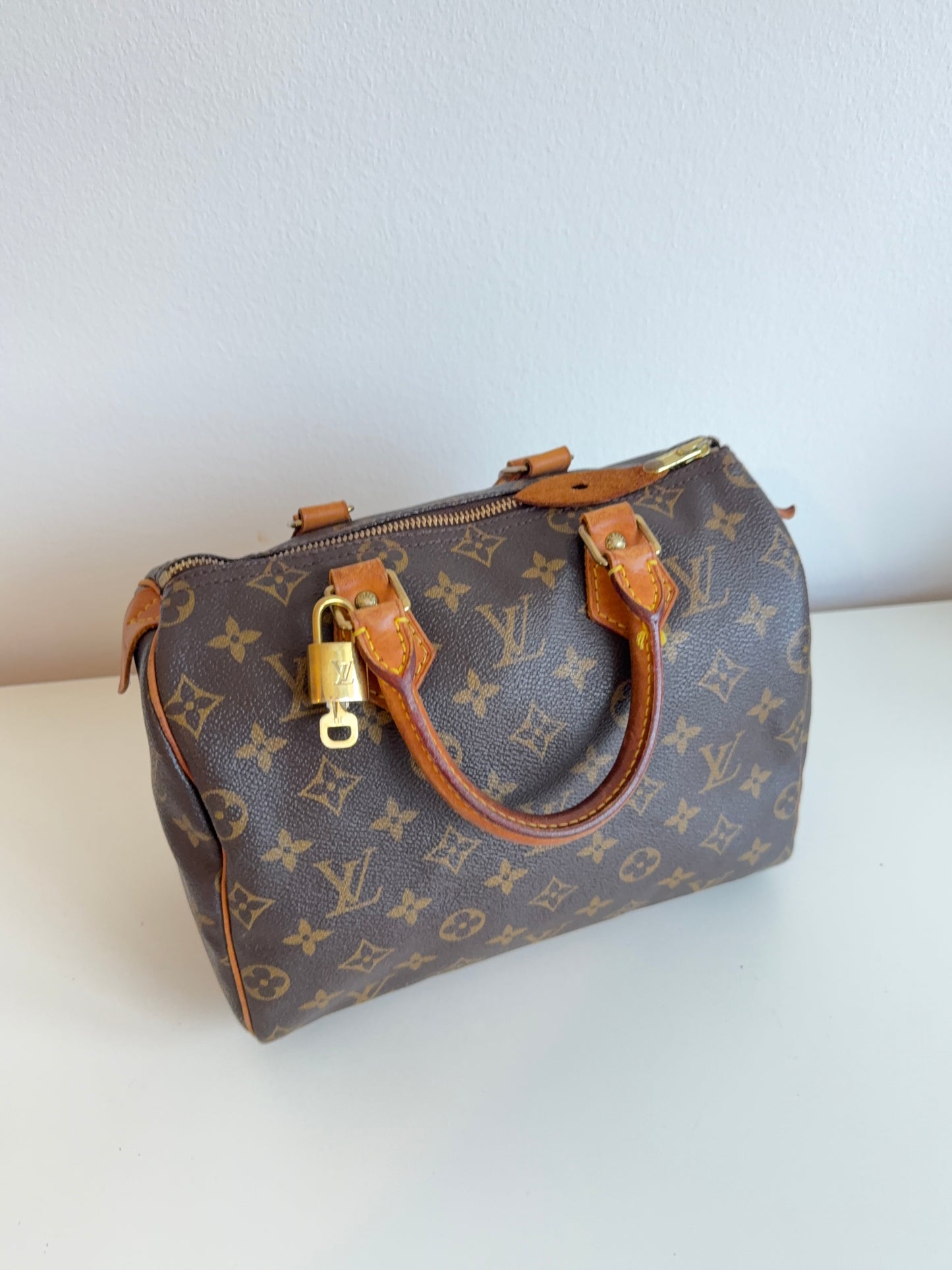 Loui Vuitton speedy 25