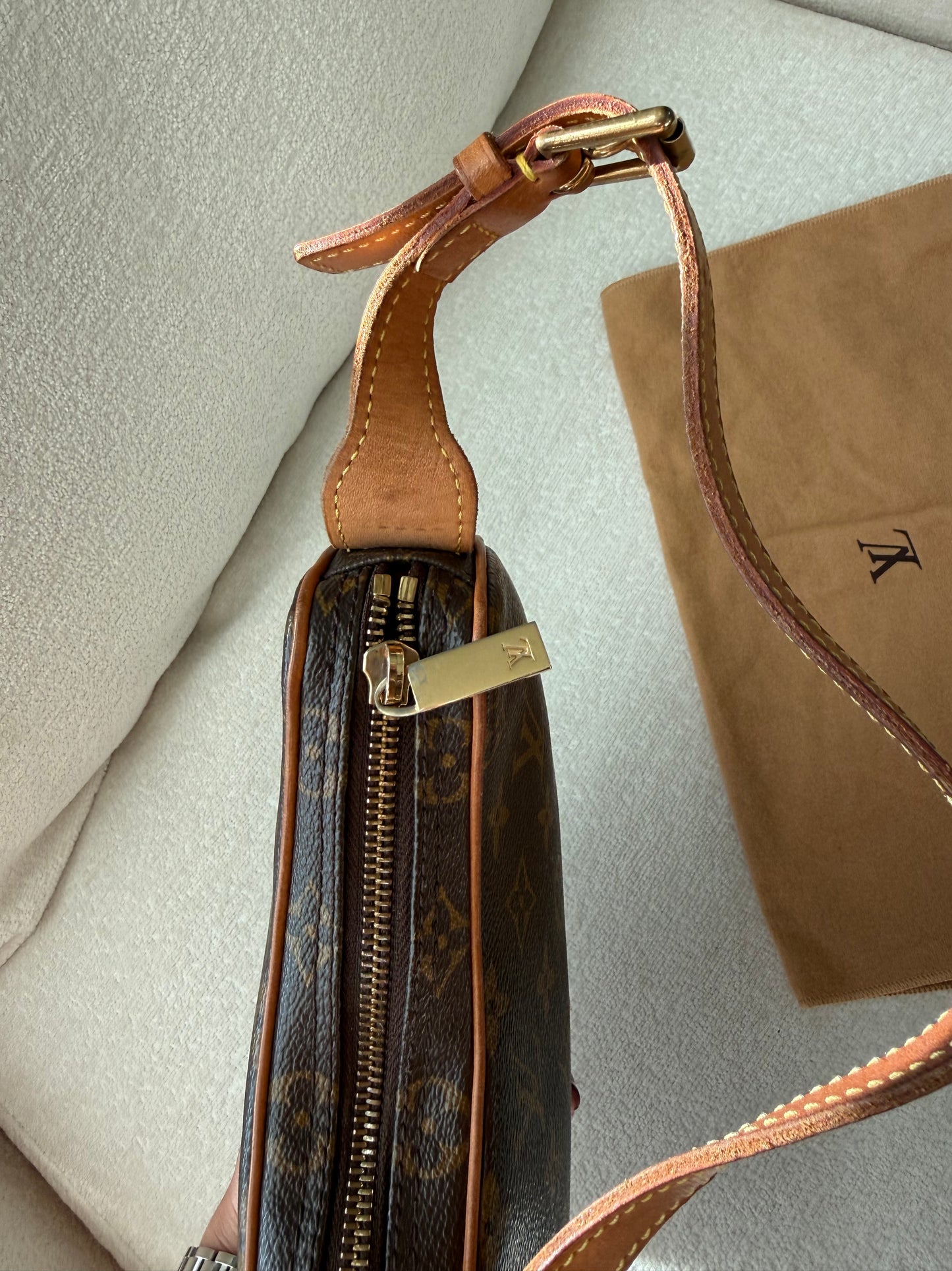 Louis Vuitton Croissant pm