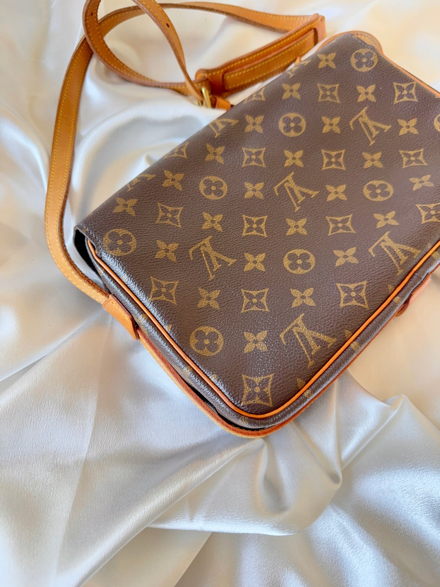 Louis Vuitton Saint Germain 28
