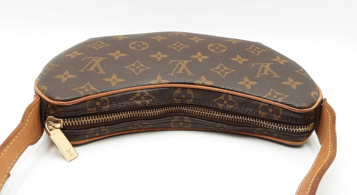 Louis Vuitton Croissant pm