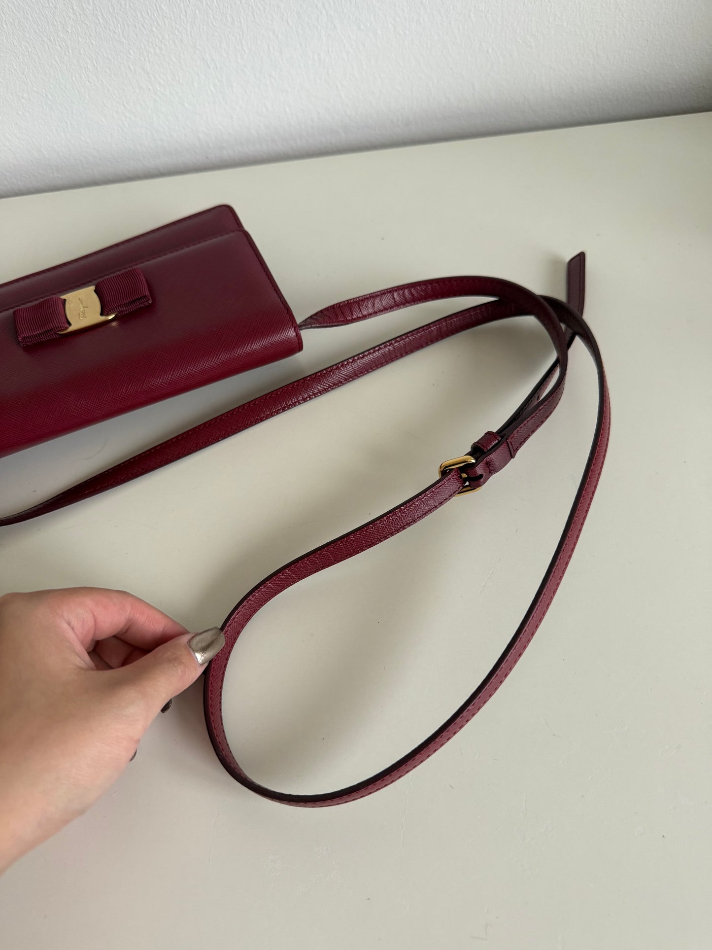 Ferragamo Vara wallet on chain