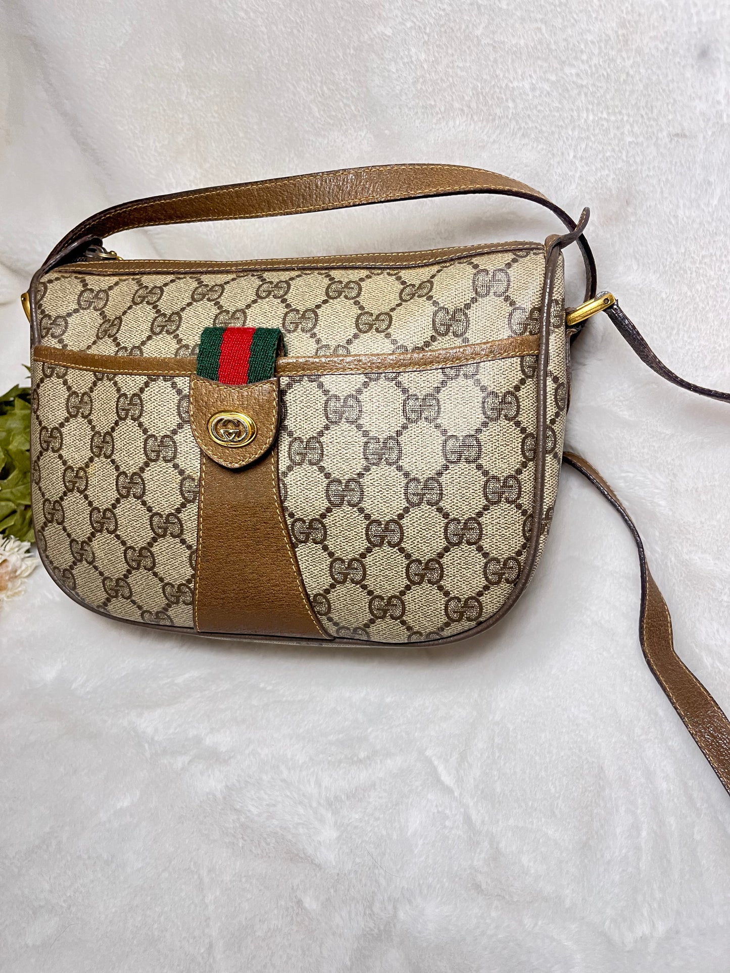 Authentic pre-owned Gucci Sherry line crossbody shoulder bag