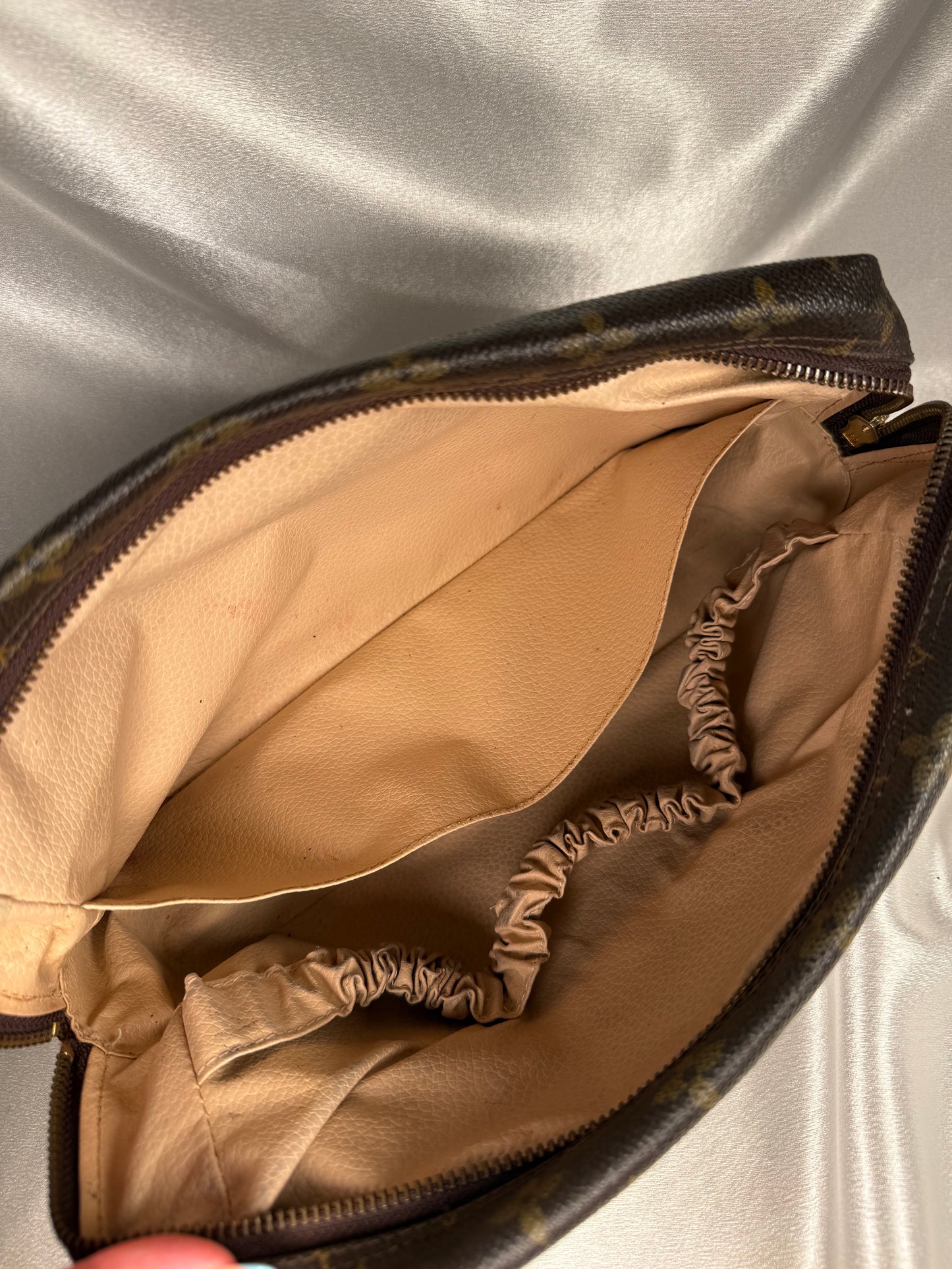 Louis Vuitton Trousse 28