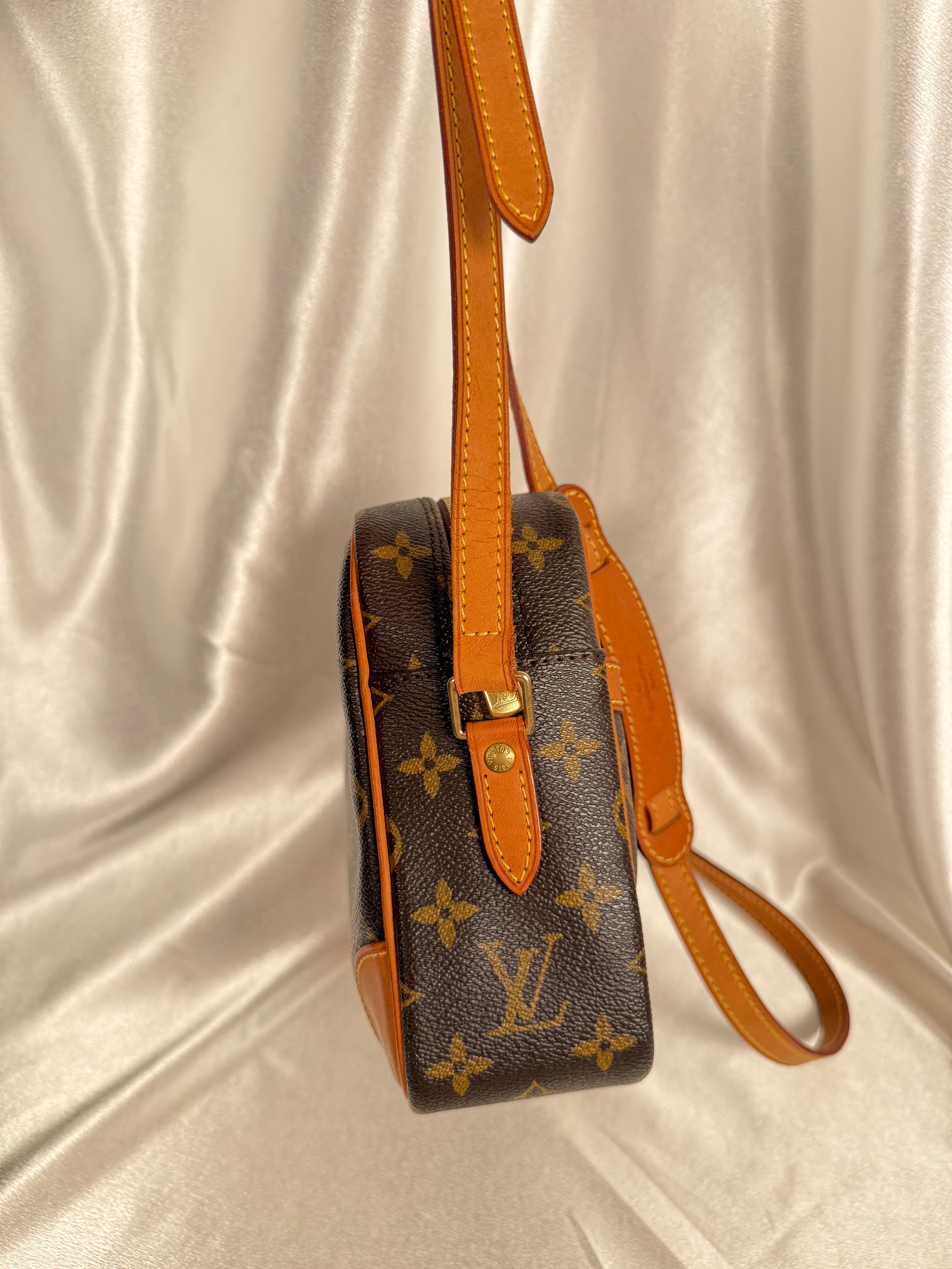 Louis Vuitton Trocadero 30 – Little Bean Vintage