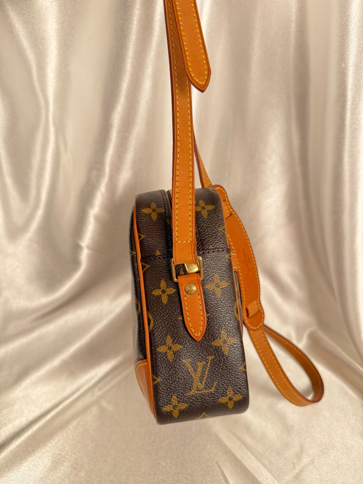 Louis Vuitton Trocadero 30