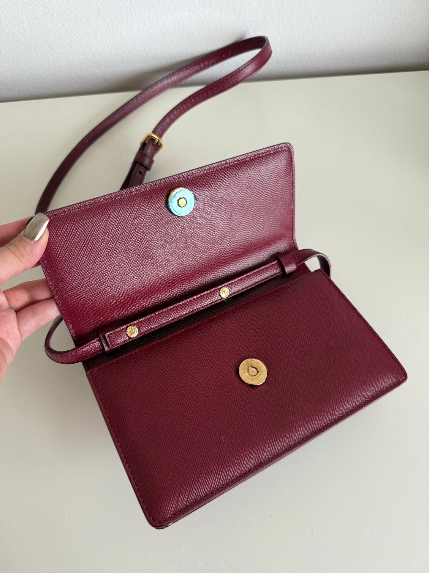 Ferragamo Vara wallet on chain