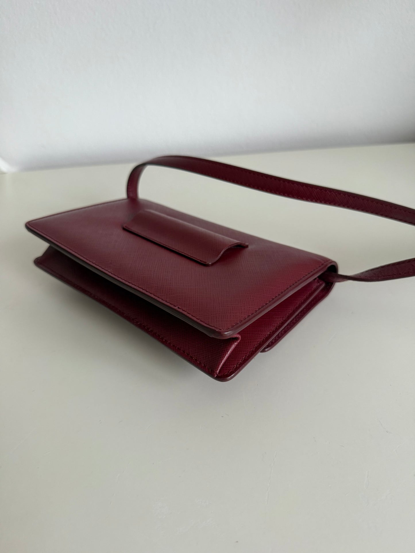 Ferragamo Vara wallet on chain