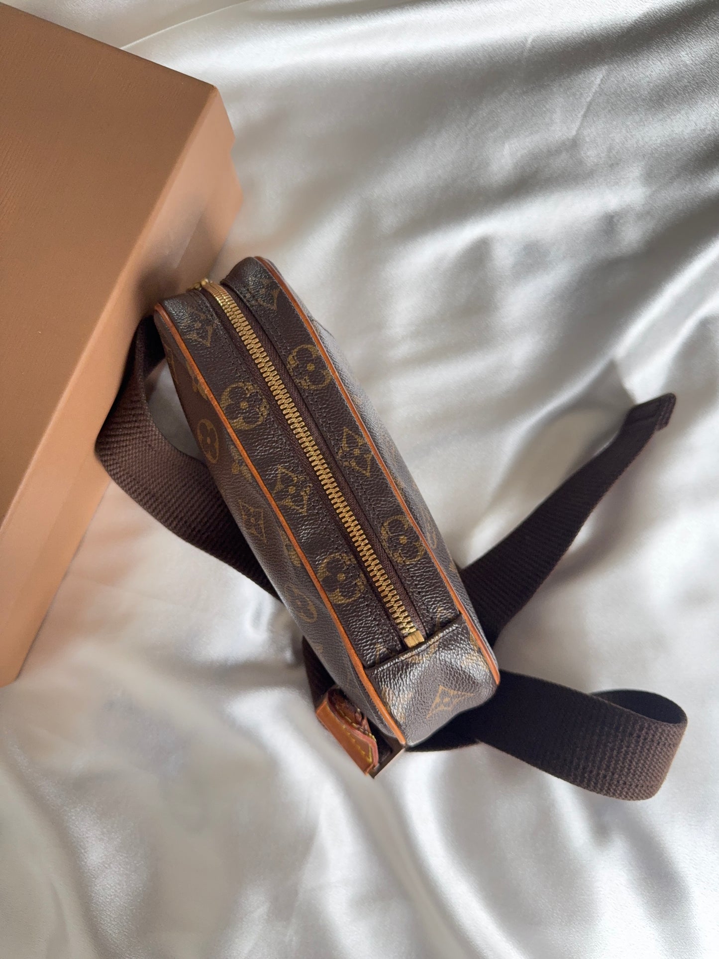 Louis Vuitton Pochette Gange