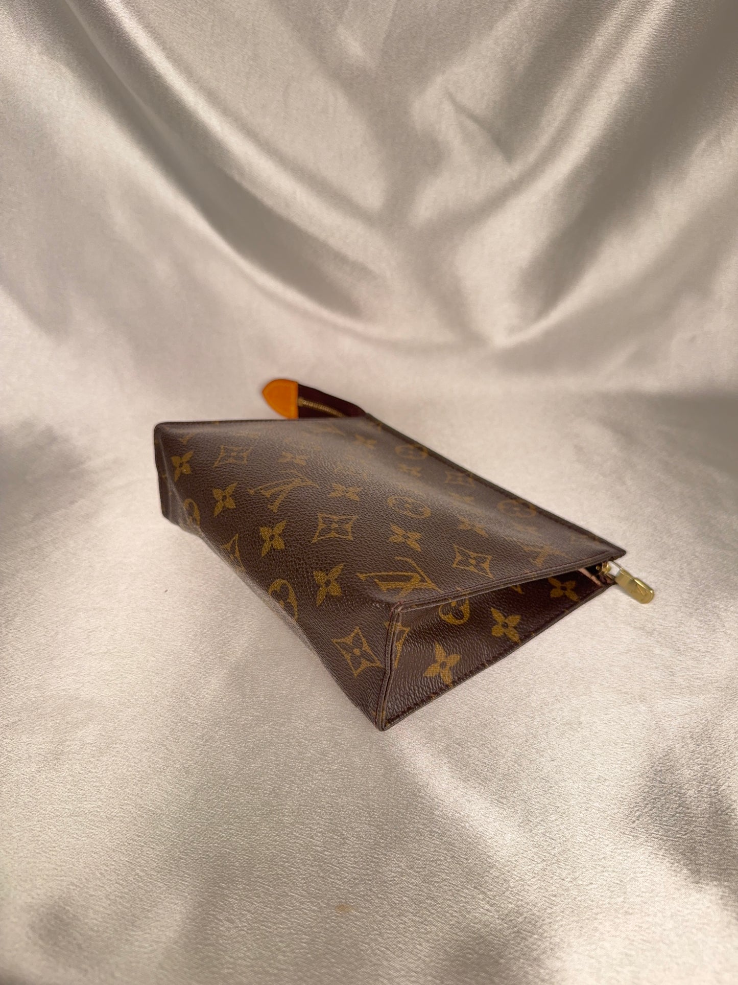 Louis Vuitton toilette 19
