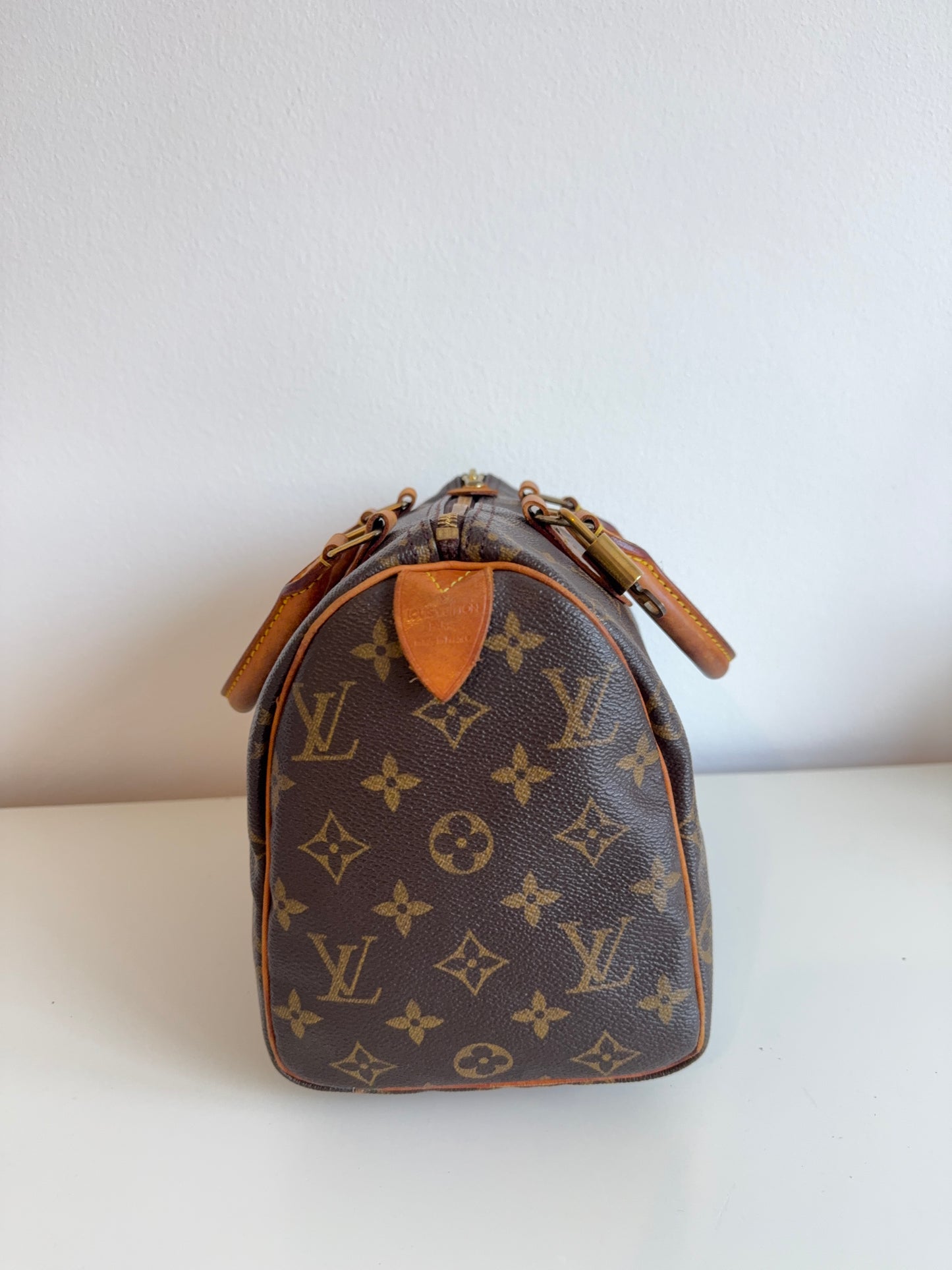 Loui Vuitton speedy 25