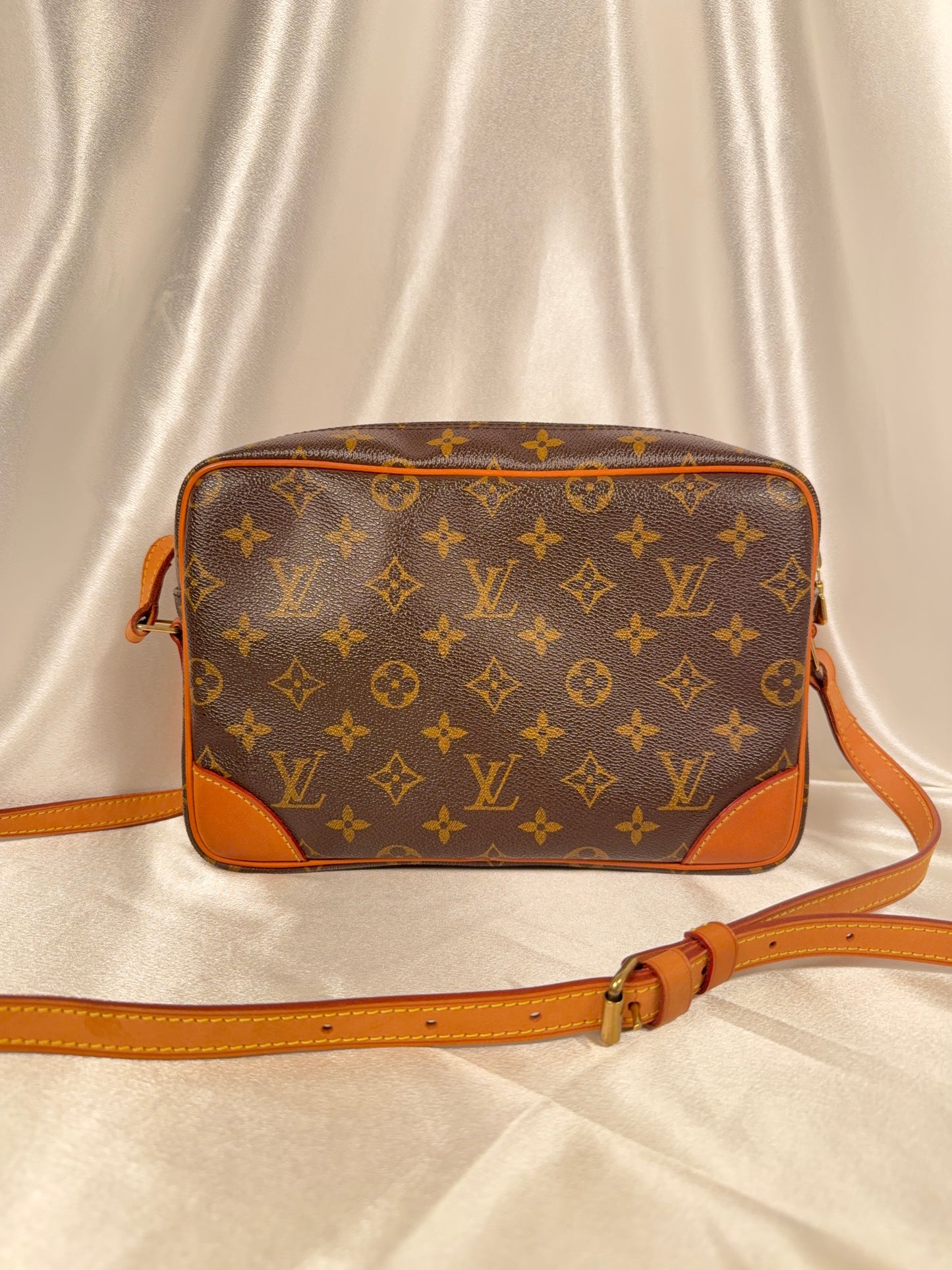 Louis Vuitton Trocadero 30