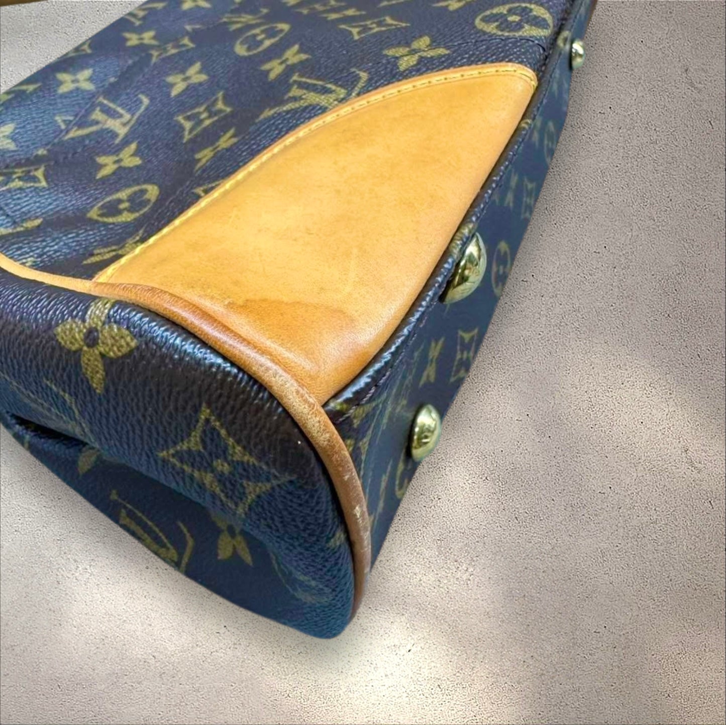 Louis Vuitton Beverly MM shoulder bag