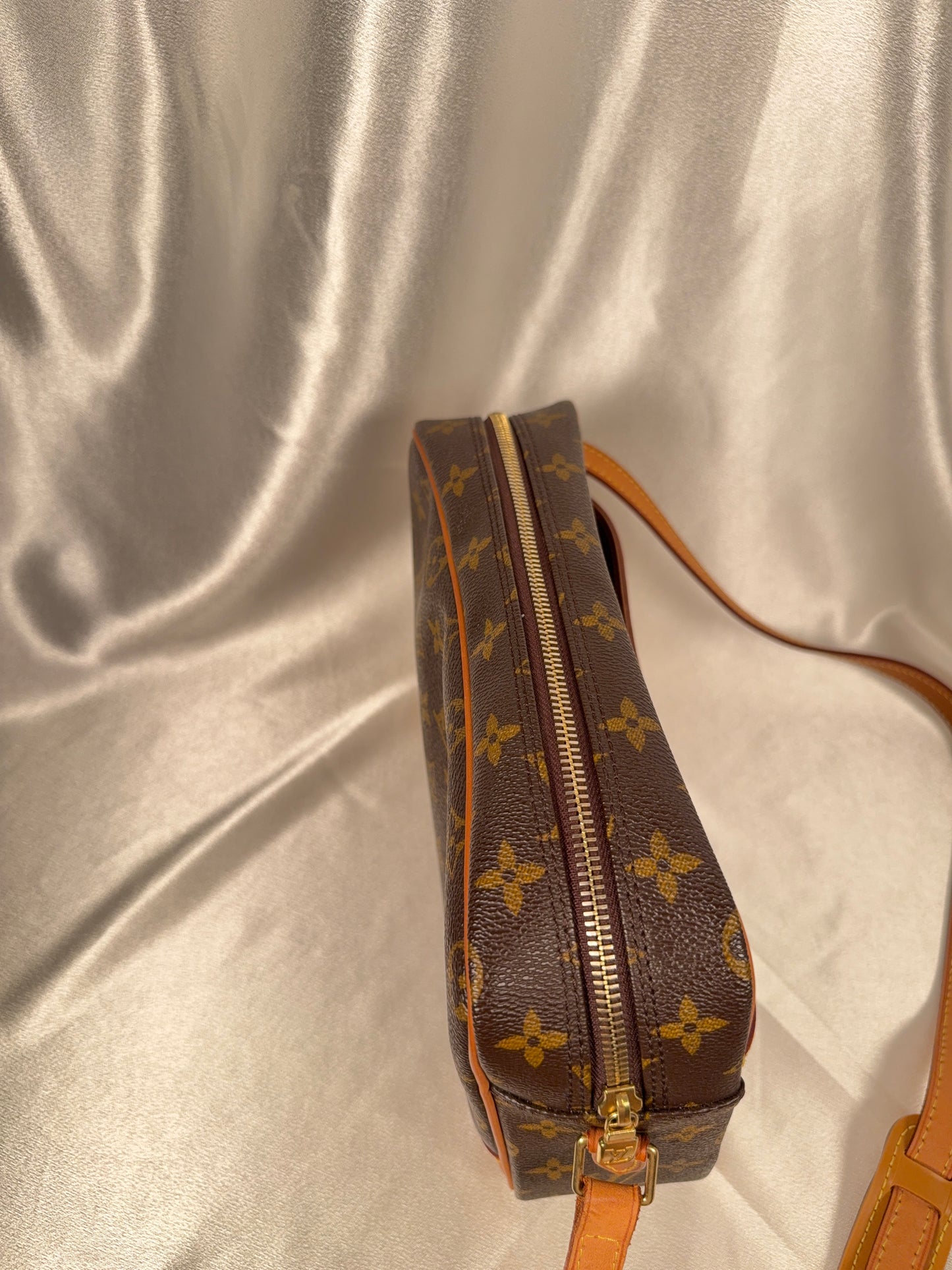 Louis Vuitton Trocadero 30