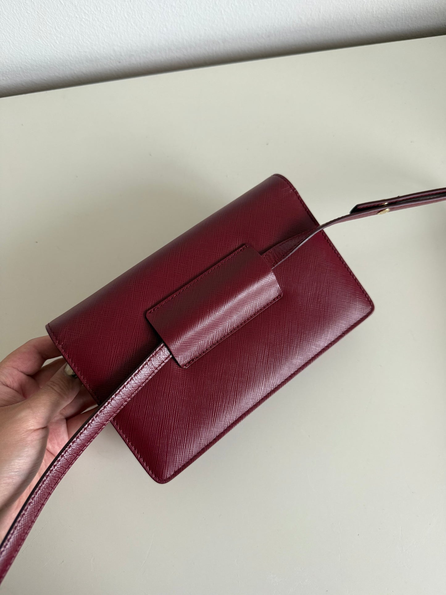 Ferragamo Vara wallet on chain