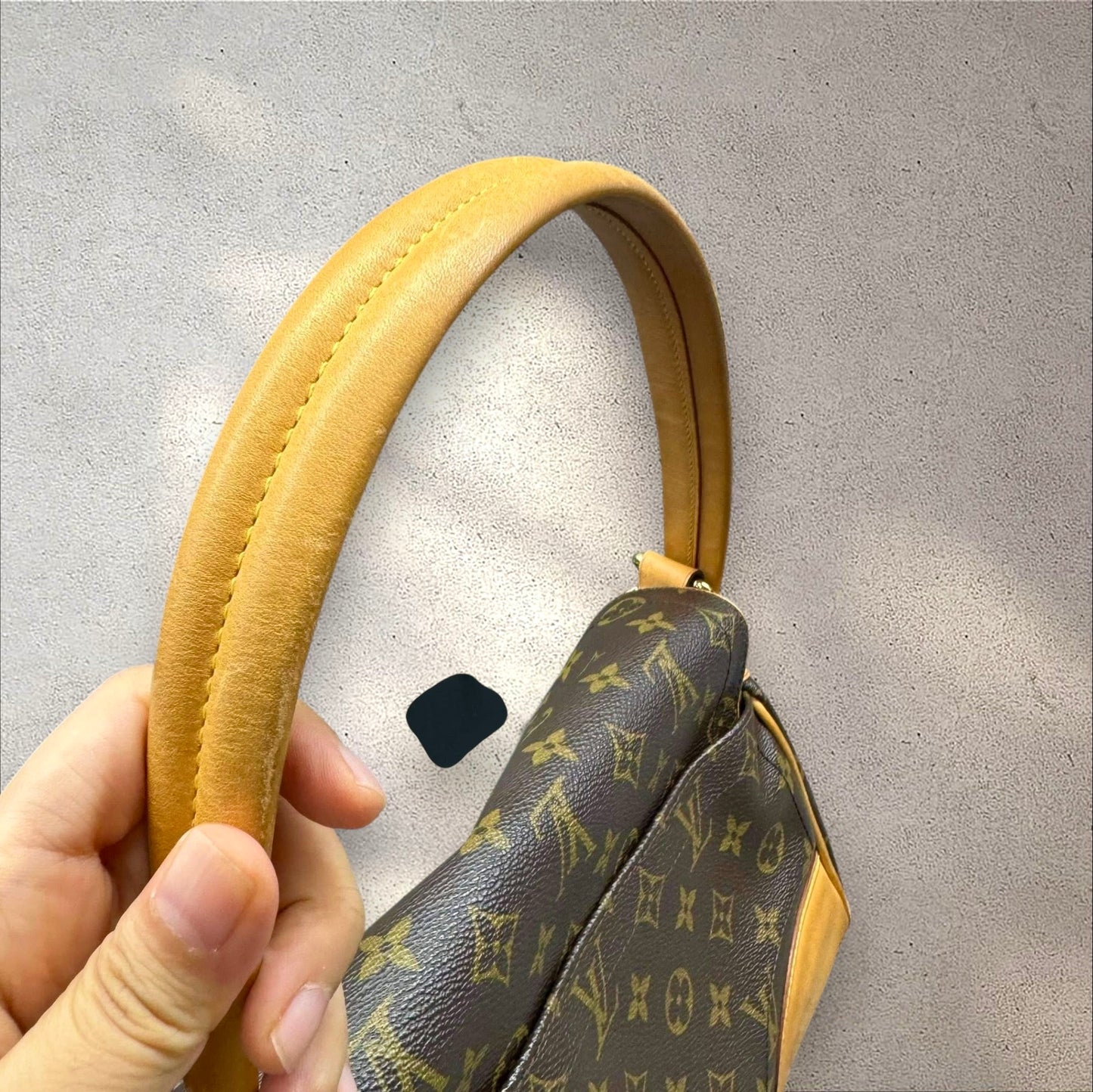 Louis Vuitton Beverly MM shoulder bag