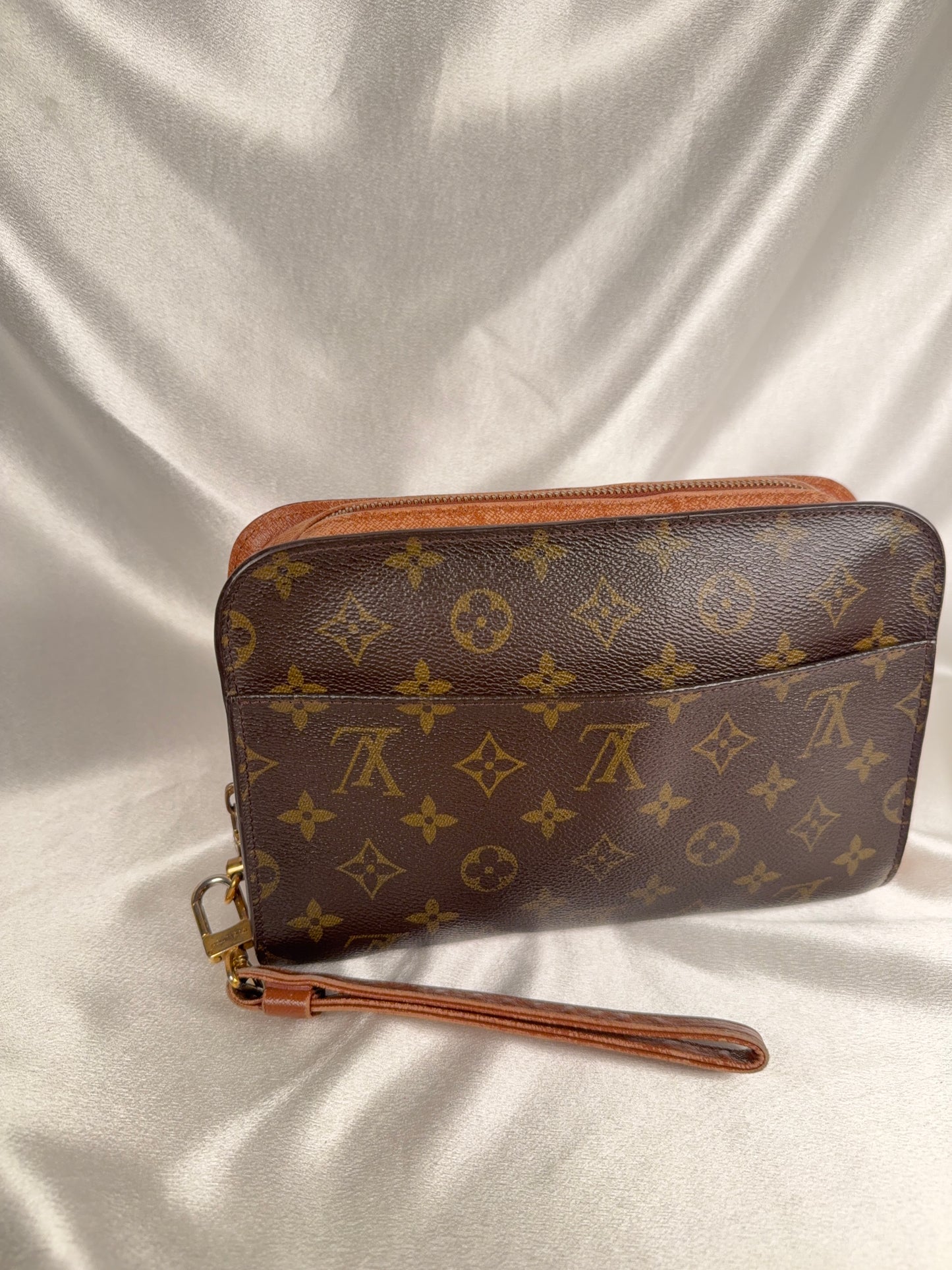 Louis Vuitton Orsay monogram clutch
