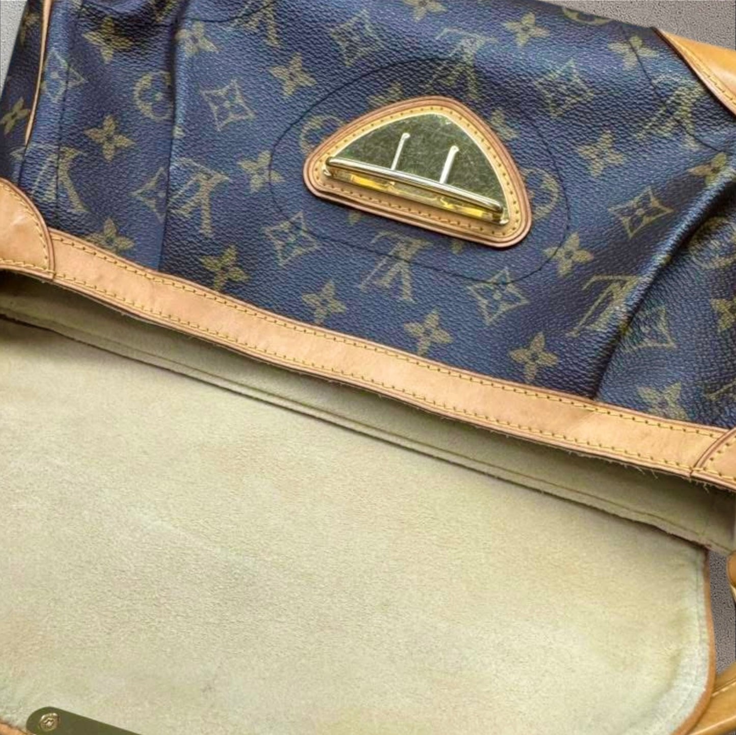 Louis Vuitton Beverly MM shoulder bag