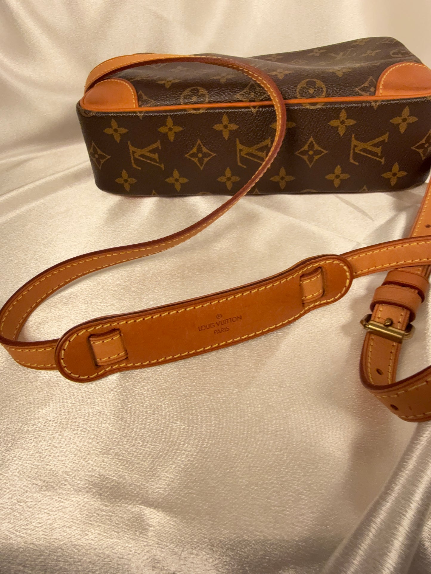 Louis Vuitton Trocadero 30