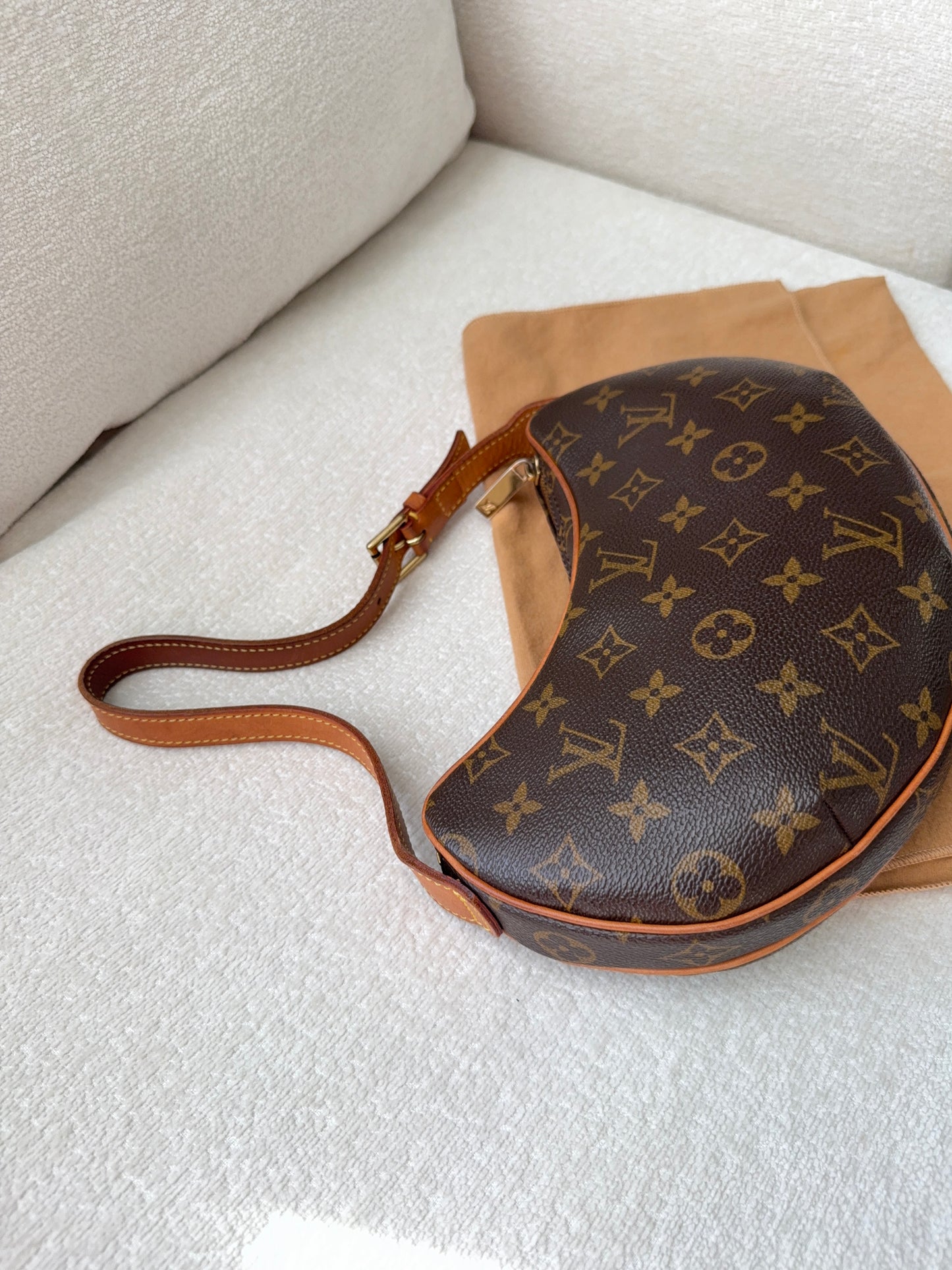 Louis Vuitton Croissant pm