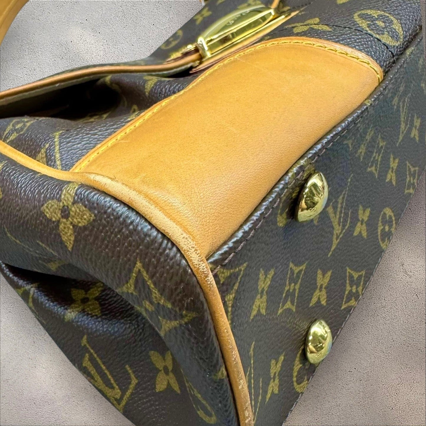 Louis Vuitton Beverly MM shoulder bag