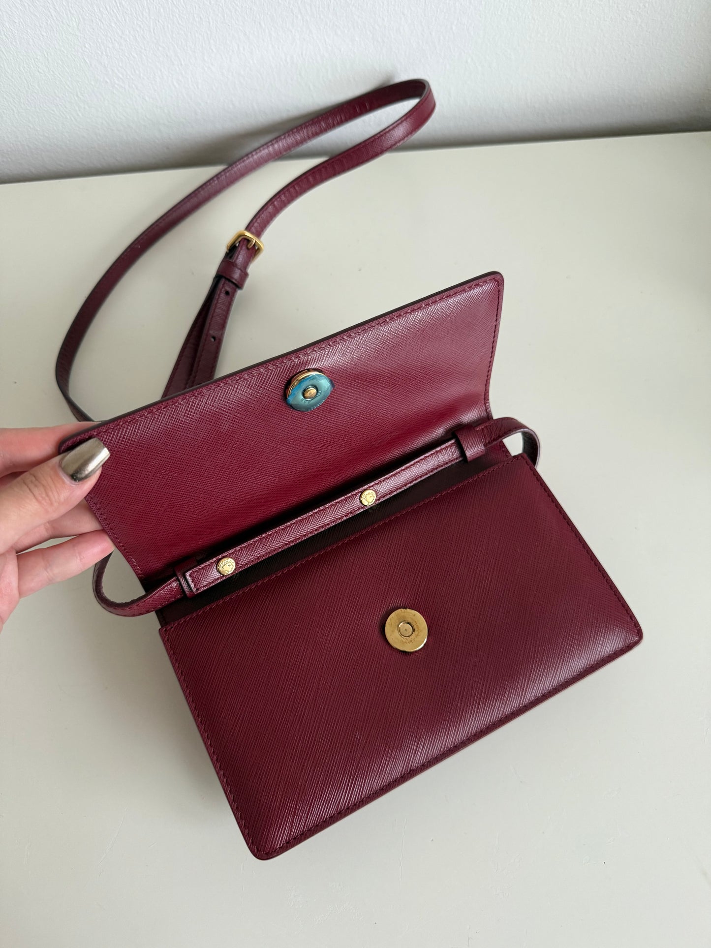 Ferragamo Vara wallet on chain