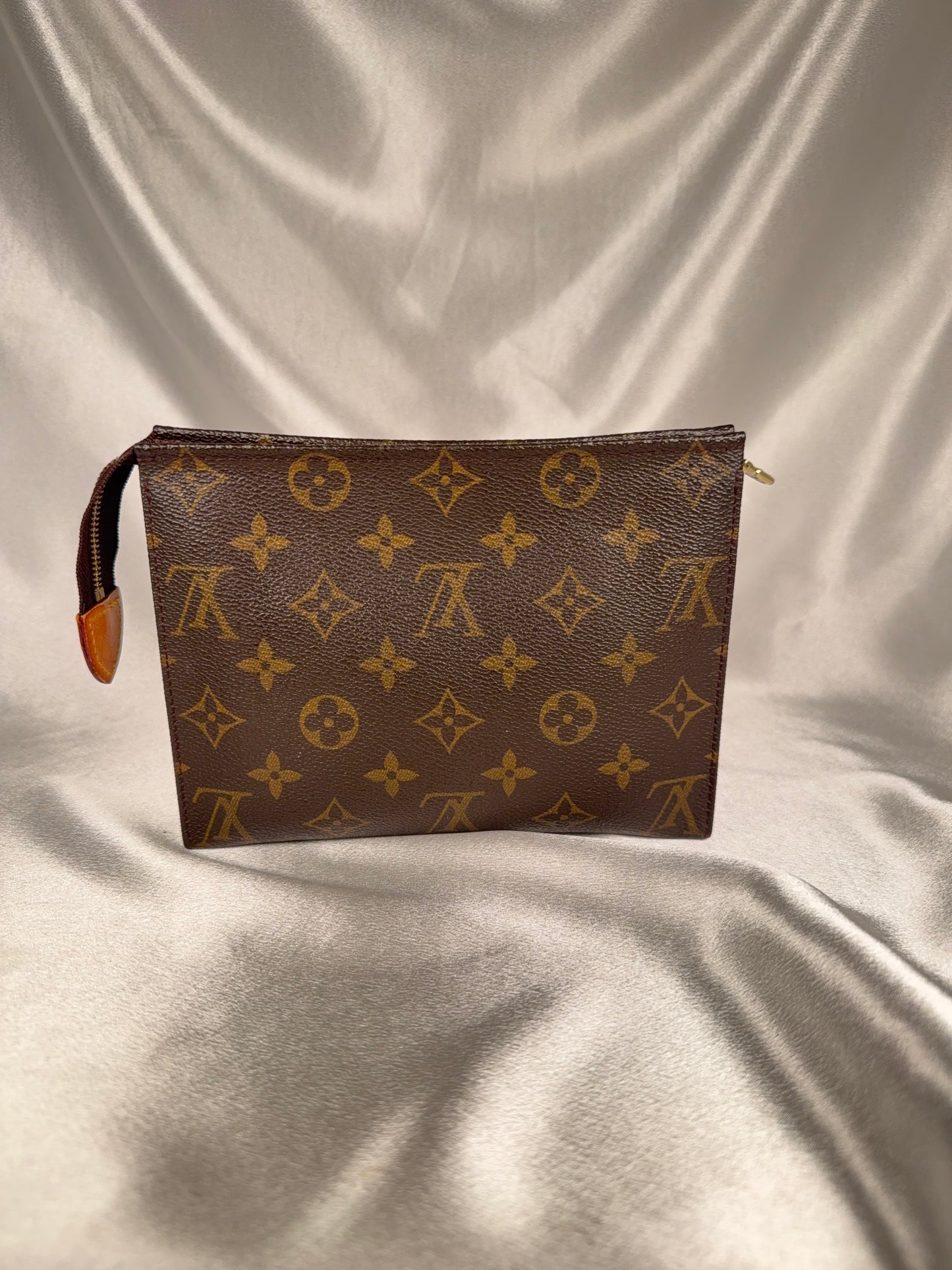 Louis Vuitton toilette 19