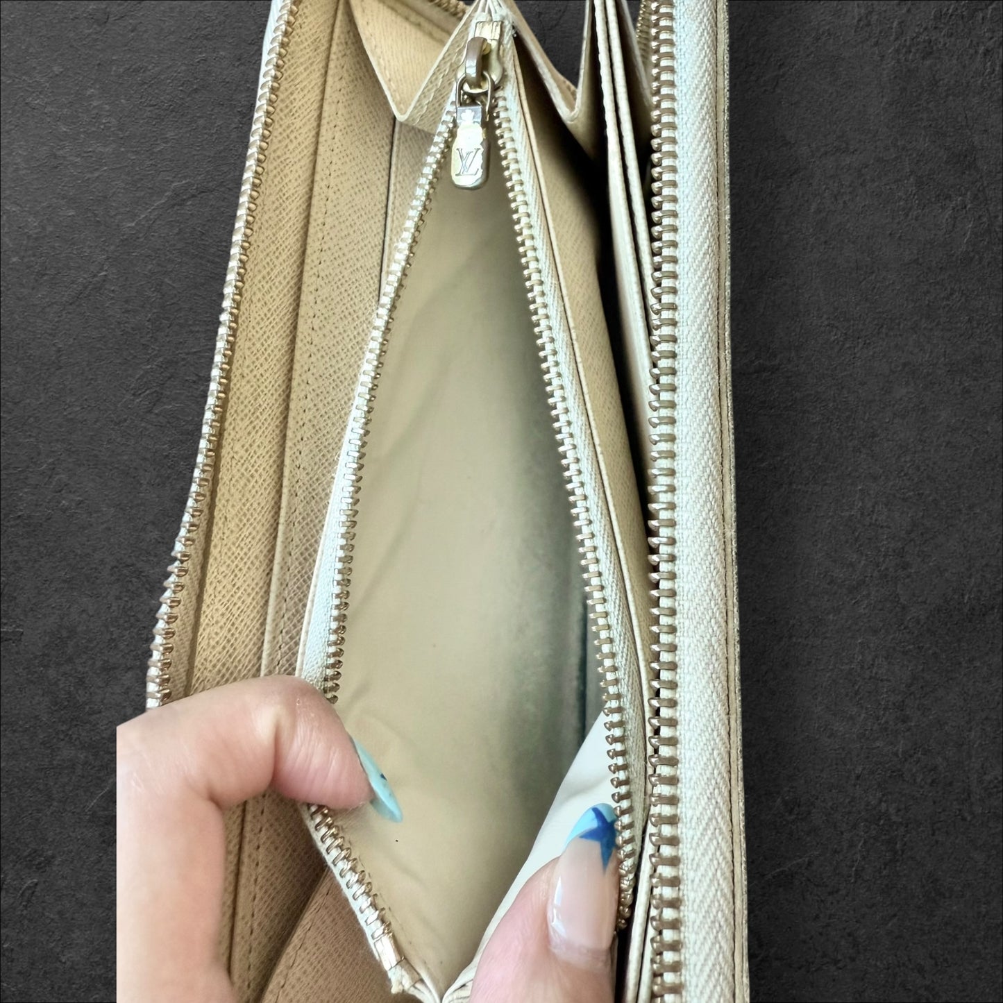 Louis Vuitton Damier Azur Zippy Wallet