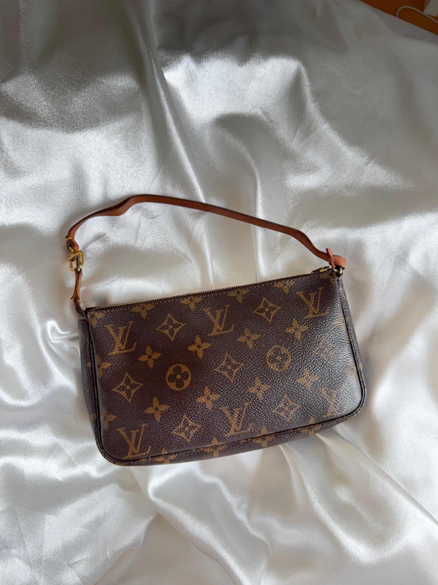 Louis Vuitton Pochette Acessoires