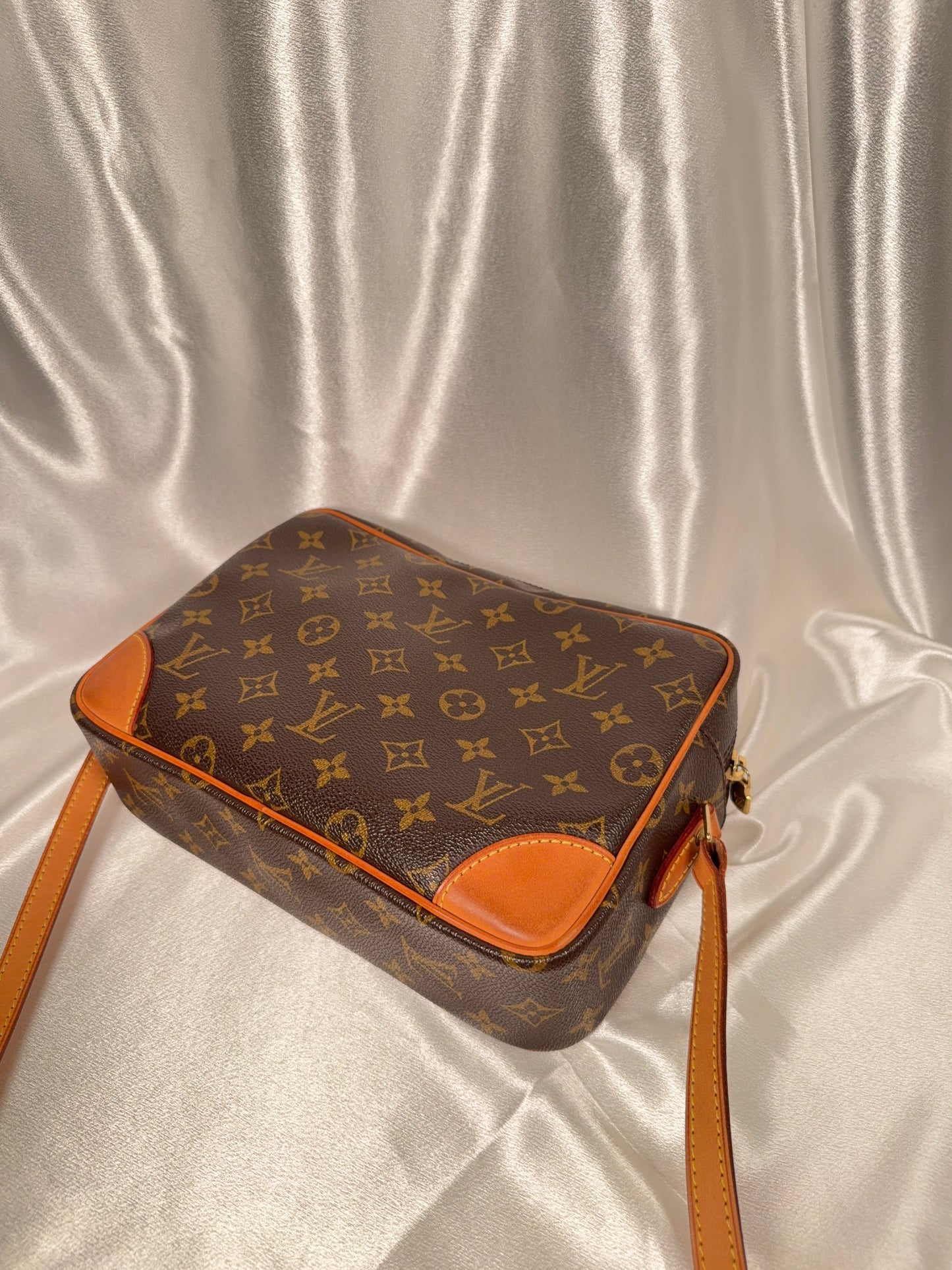 Louis Vuitton Trocadero 30