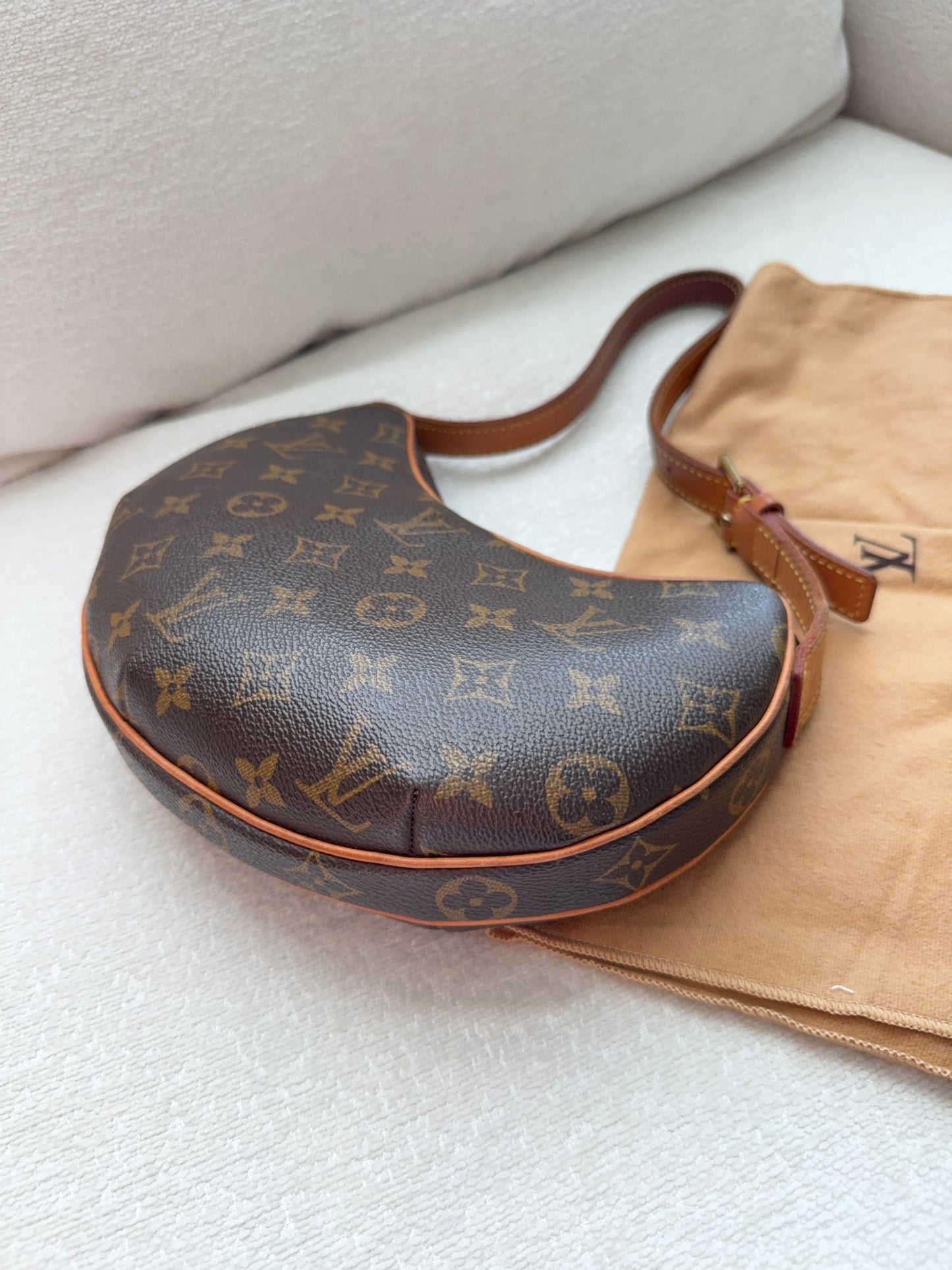 Louis Vuitton Croissant pm