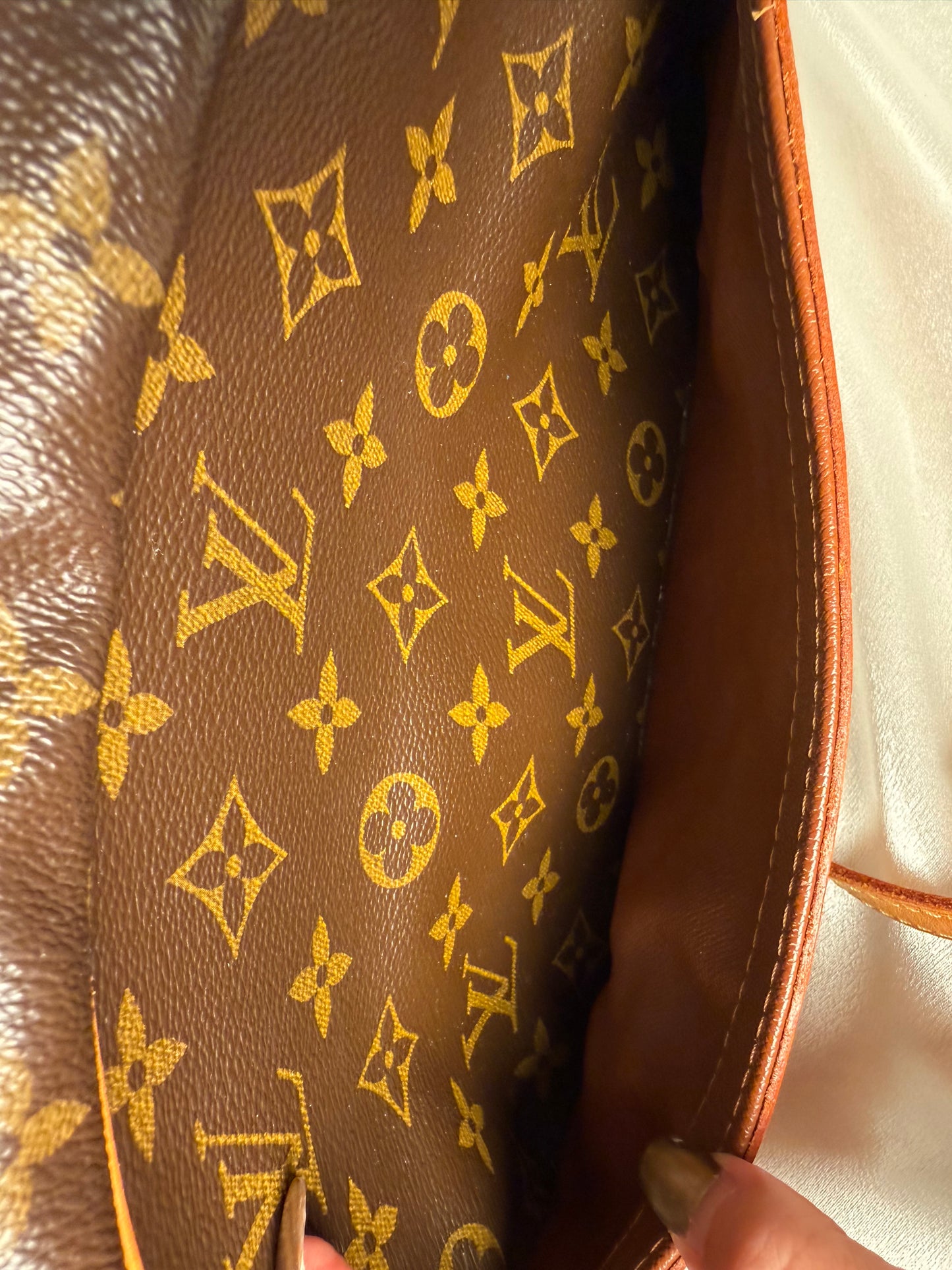 Louis Vuitton Trocadero crosdbody