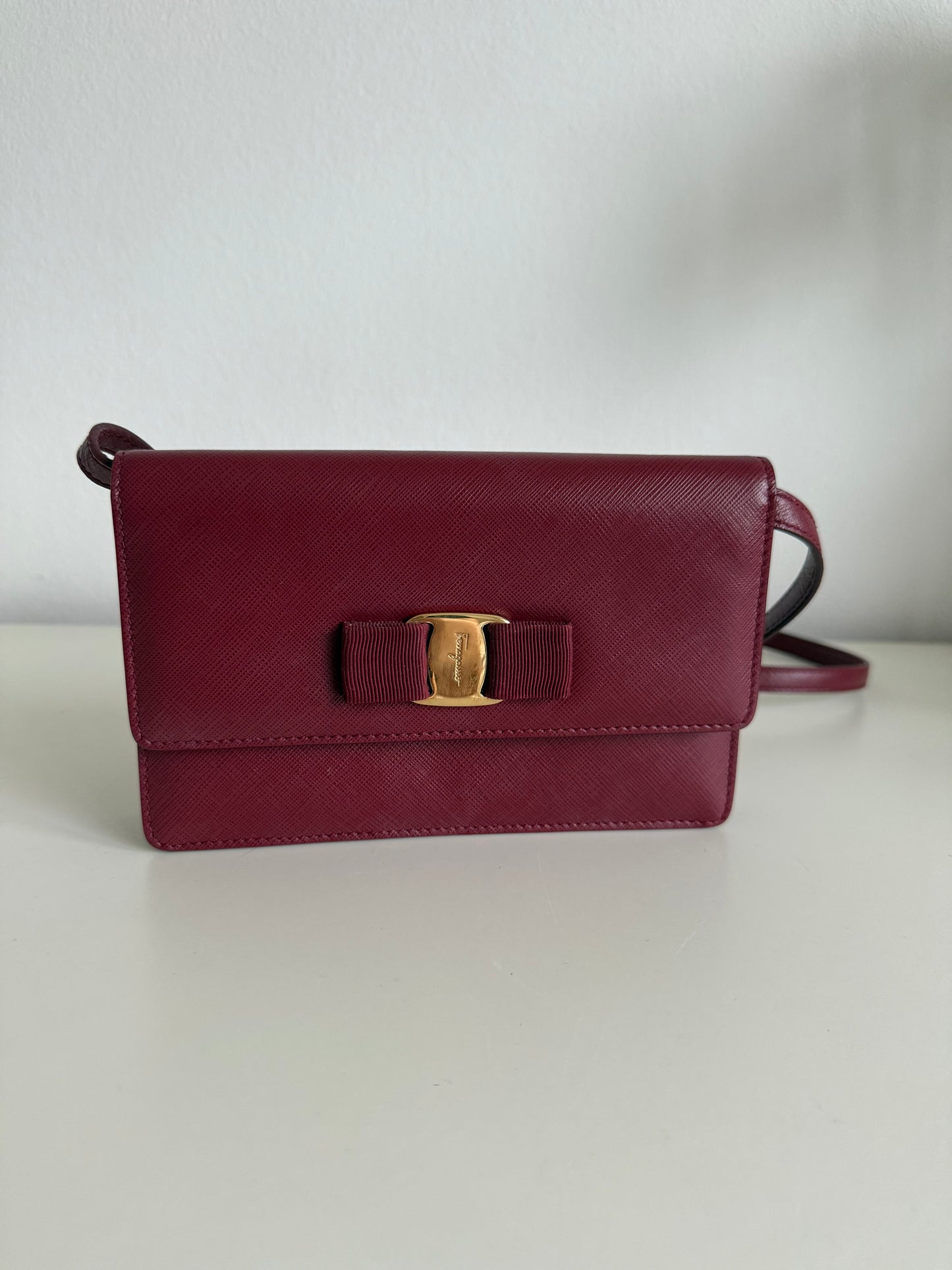 Ferragamo Vara wallet on chain