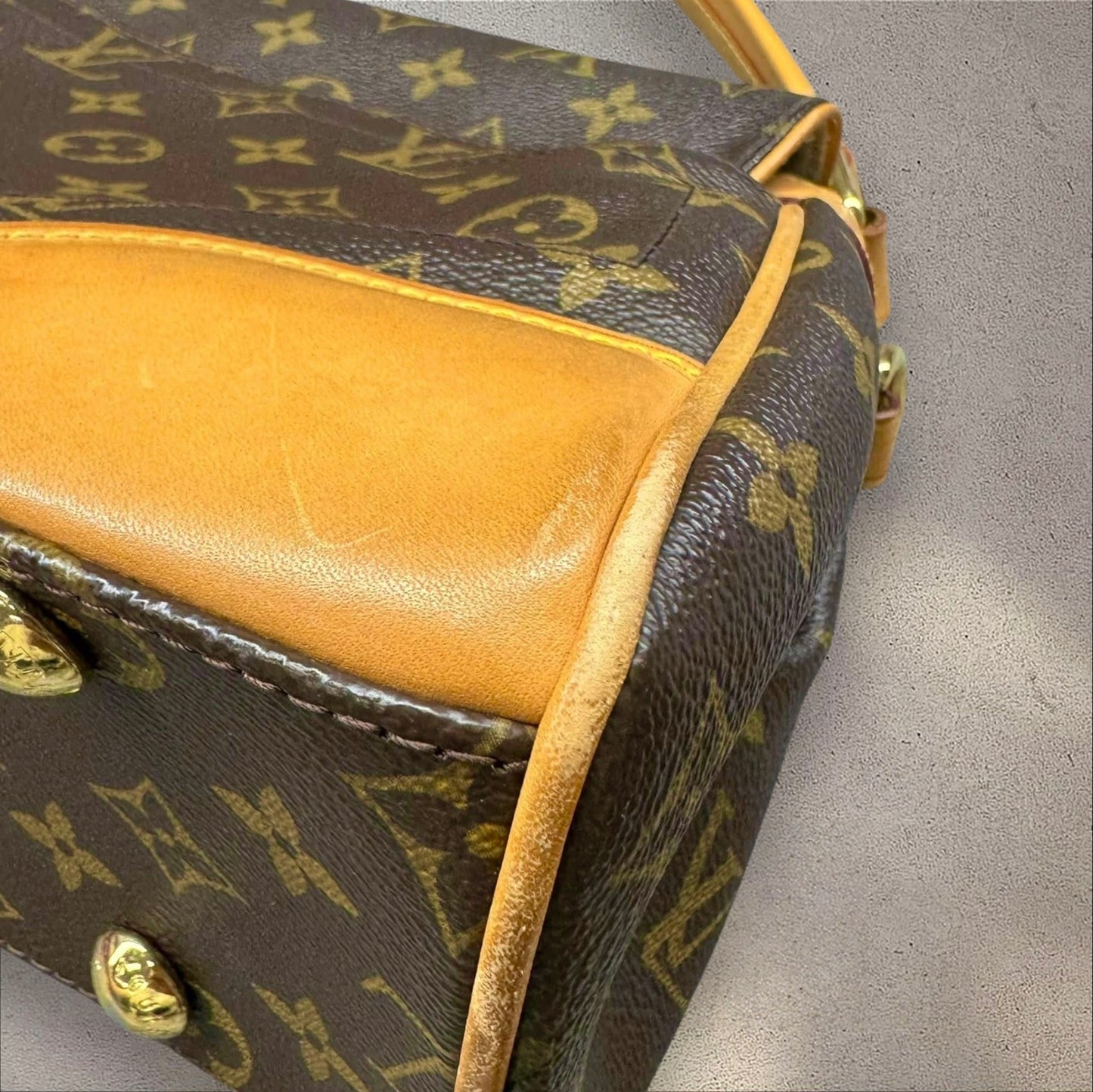 Louis Vuitton Beverly MM shoulder bag