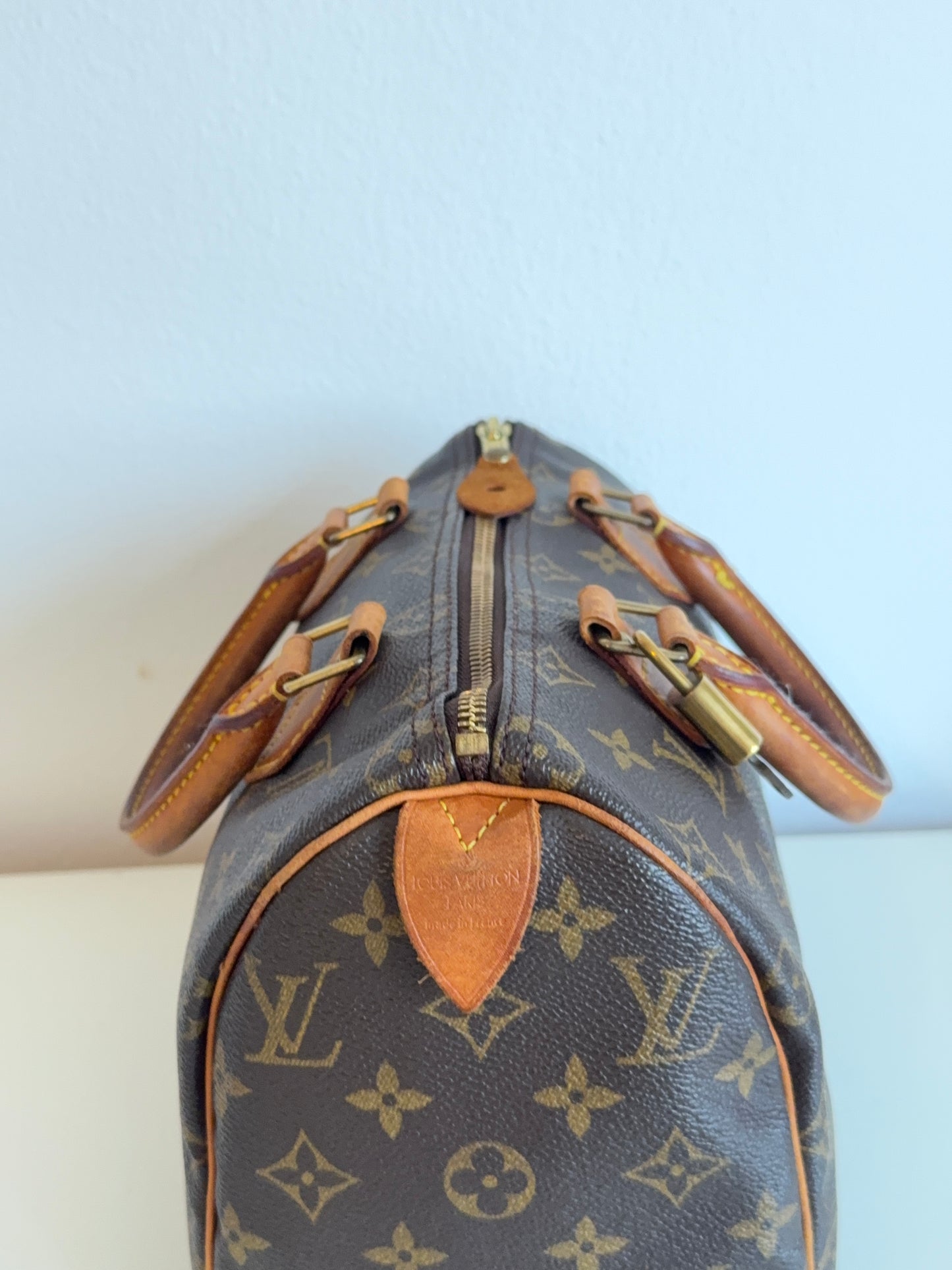 Loui Vuitton speedy 25