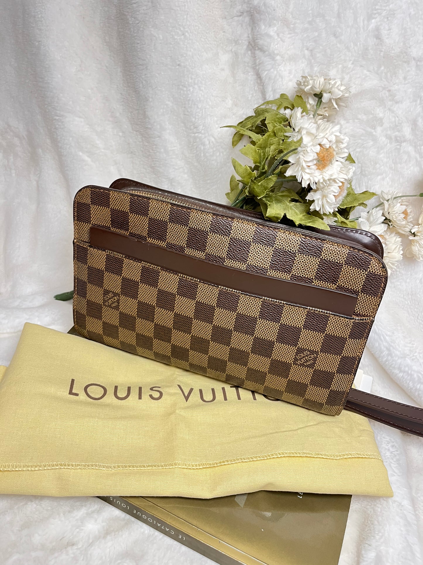 Authentic pre-owned Louis Vuitton st Louis clutch