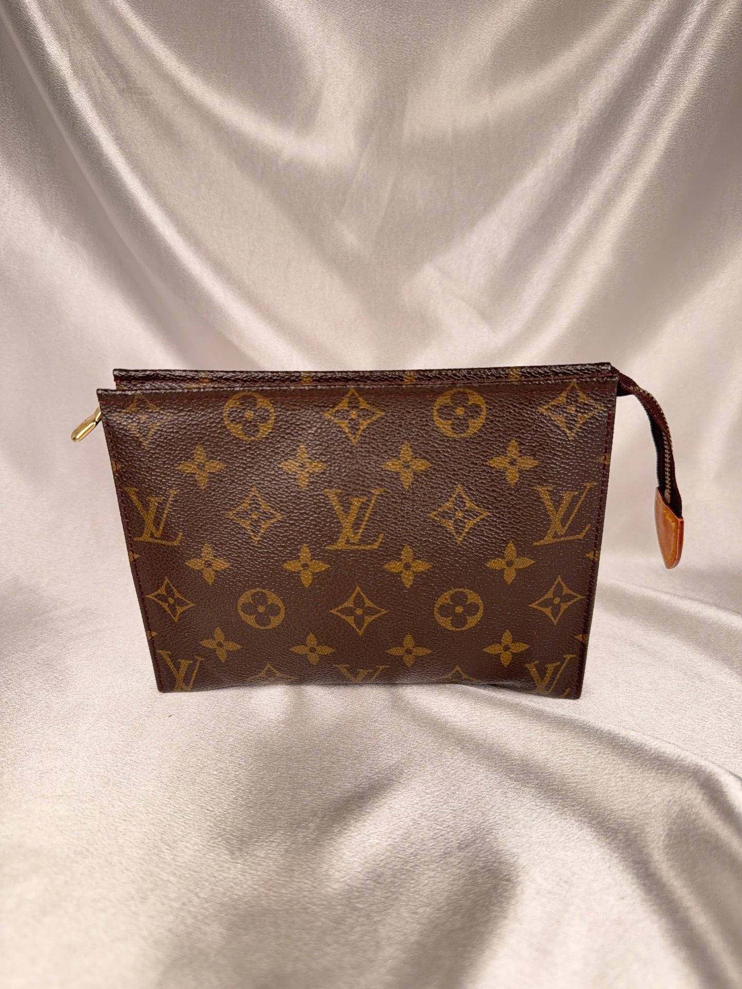 Louis Vuitton toilette 19