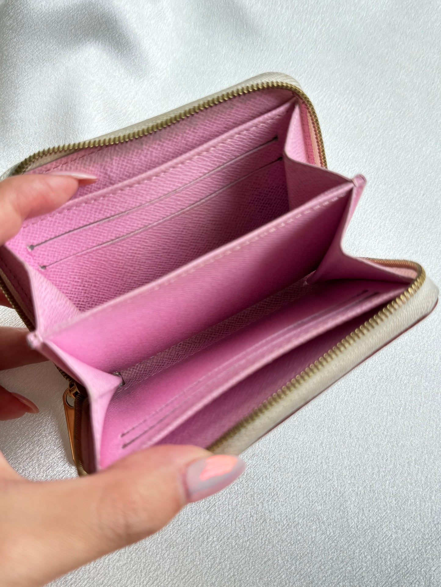 Louis Vuitton multicolor zippy wallet