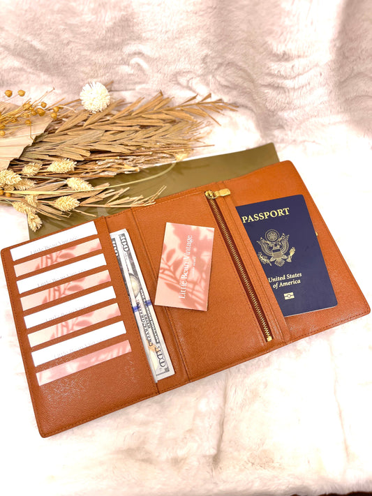 Louis Vuitton Porte Papier Zippe Passport wallet with extra card cases