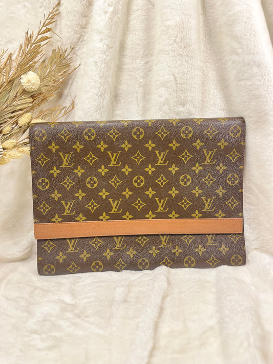 Authentic pre-owned Louis Vuitton porte envelope clutch laptop holder