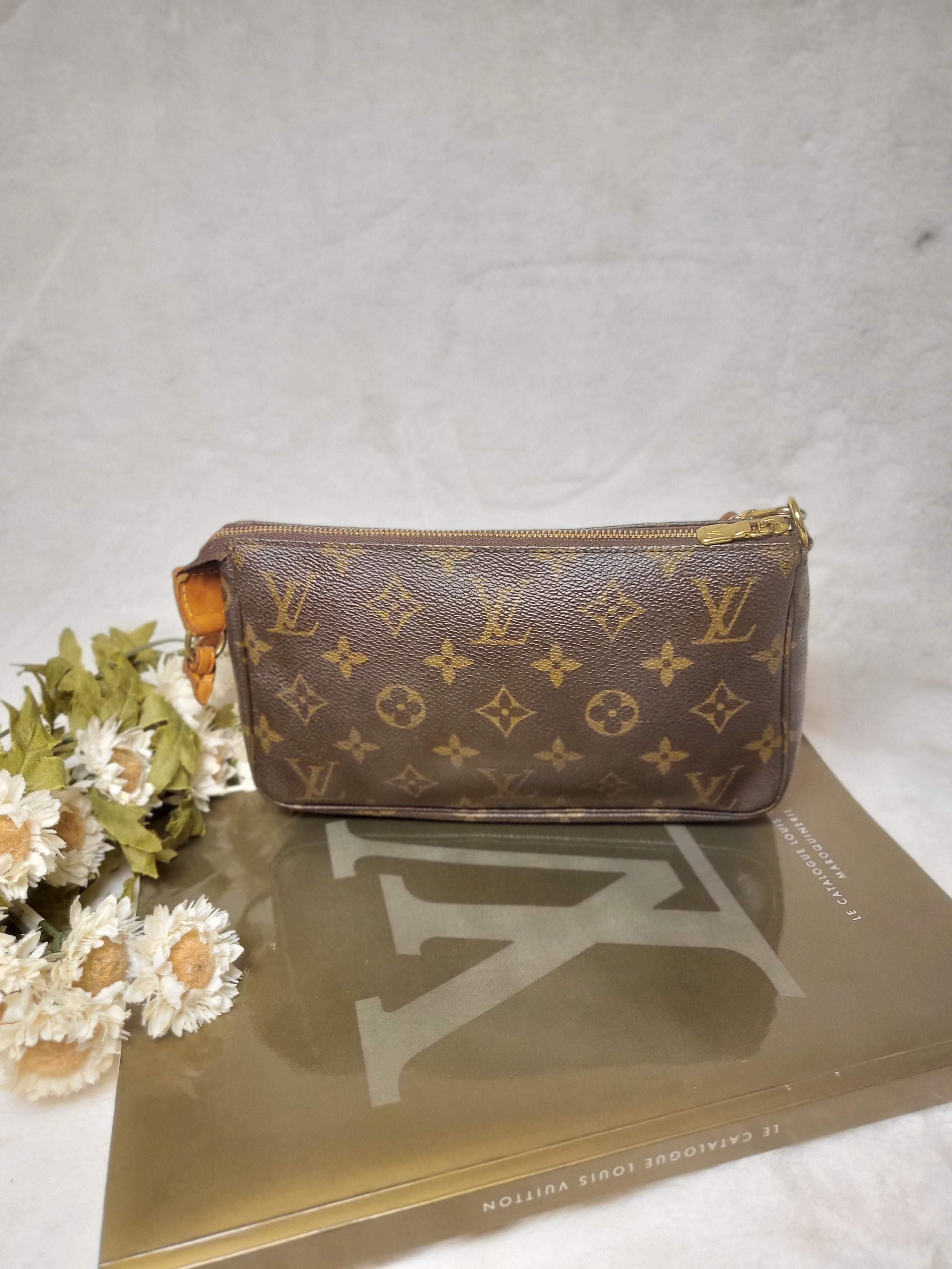 Authentic discount lv pochette