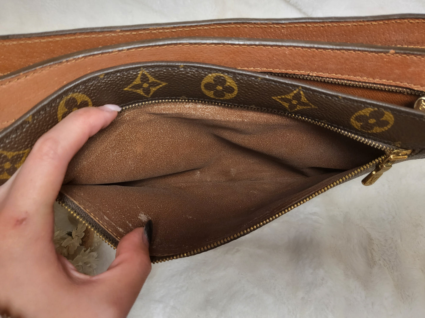 Authentic pre-owned Louis Vuitton Enghien monogram crossbody shoulder bag