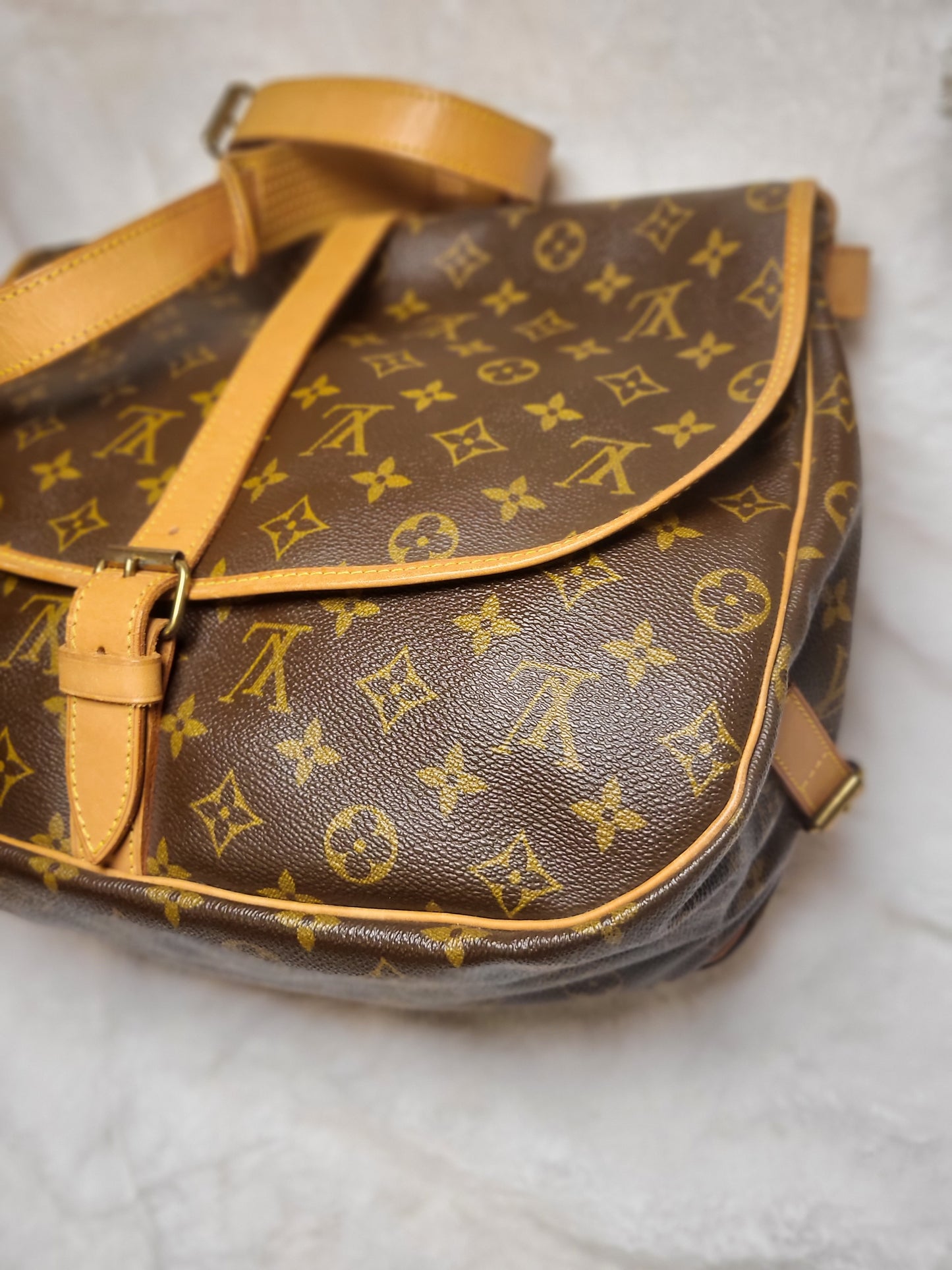 Authentic pre-owned Louis Vuitton Saumur 35 crossbody shoulder bag