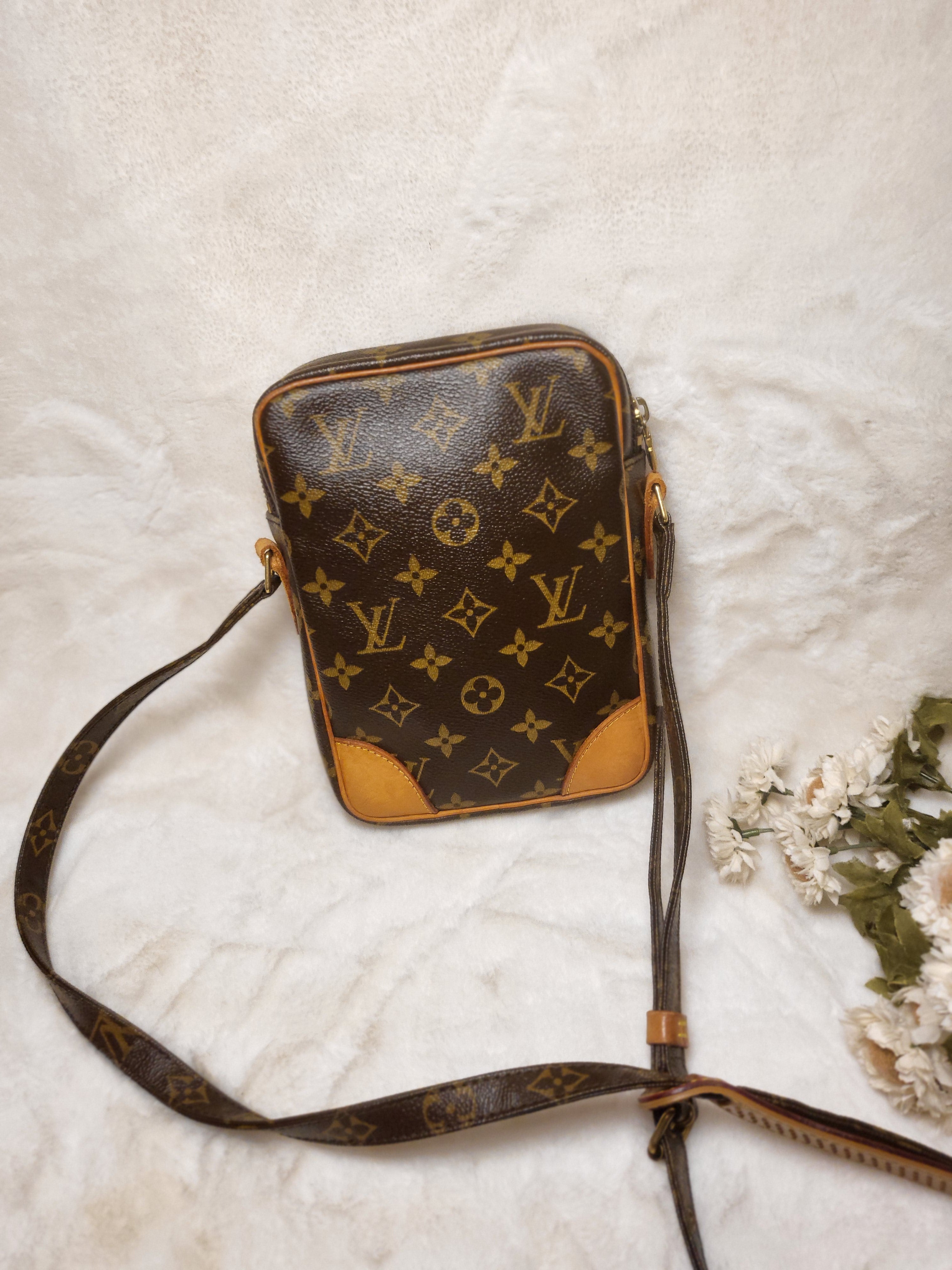 Pre owned discount louis vuitton crossbody