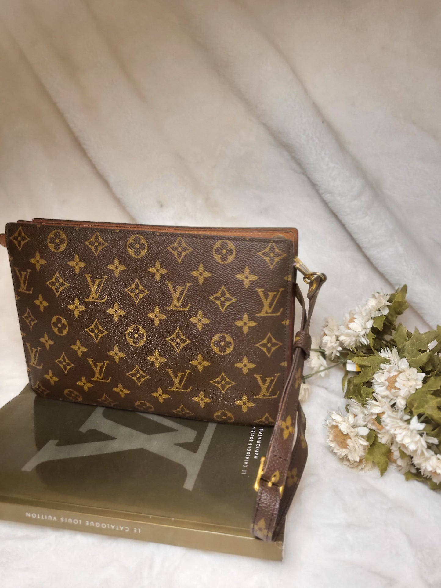 Authentic pre-owned Louis Vuitton Enghien monogram crossbody shoulder bag