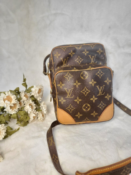 Luxbags - preloved authentic designer handbags in Hong Kong & France