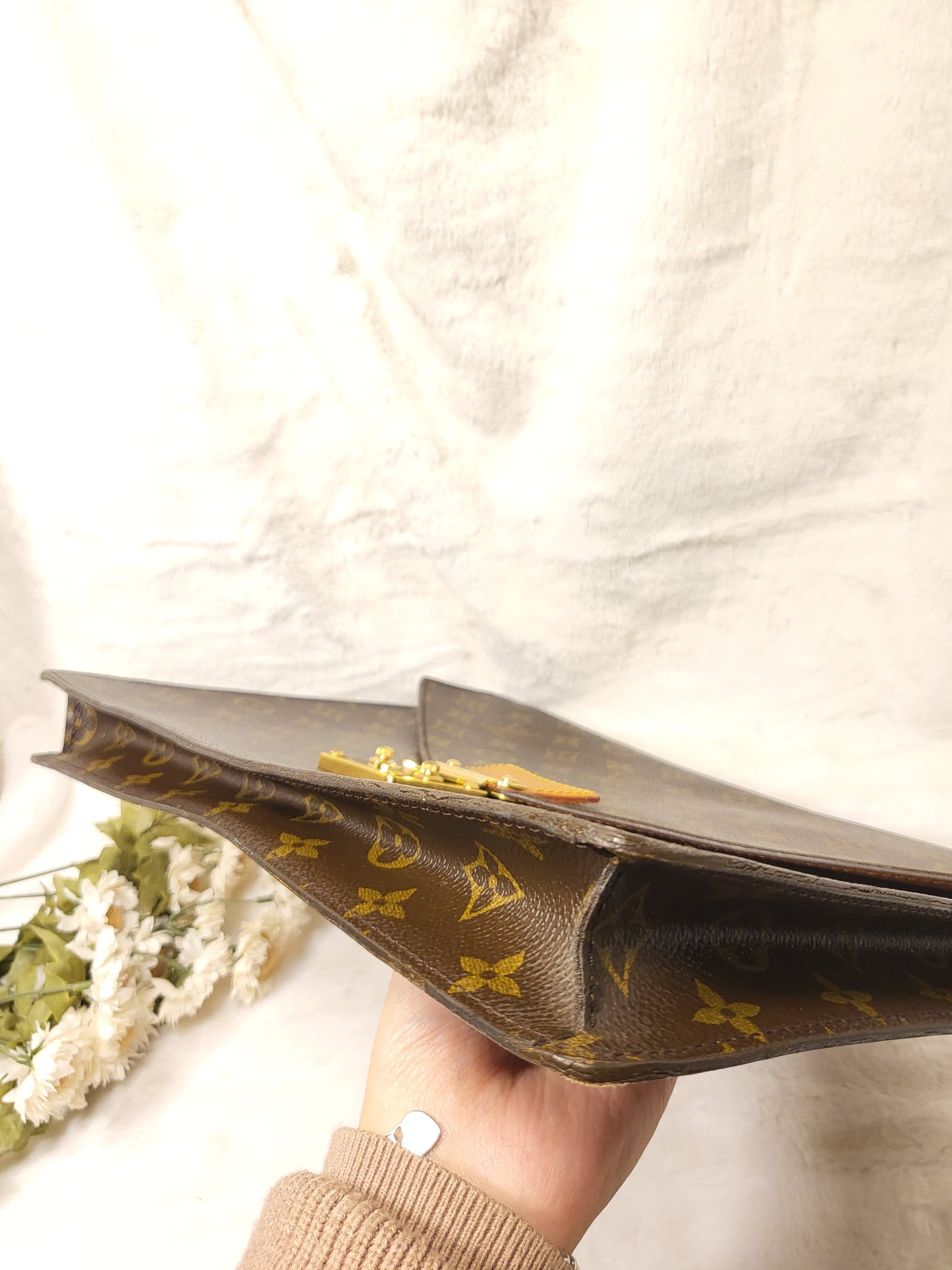 Authentic pre-owned Louis Vuitton serviette conseiller clutch
