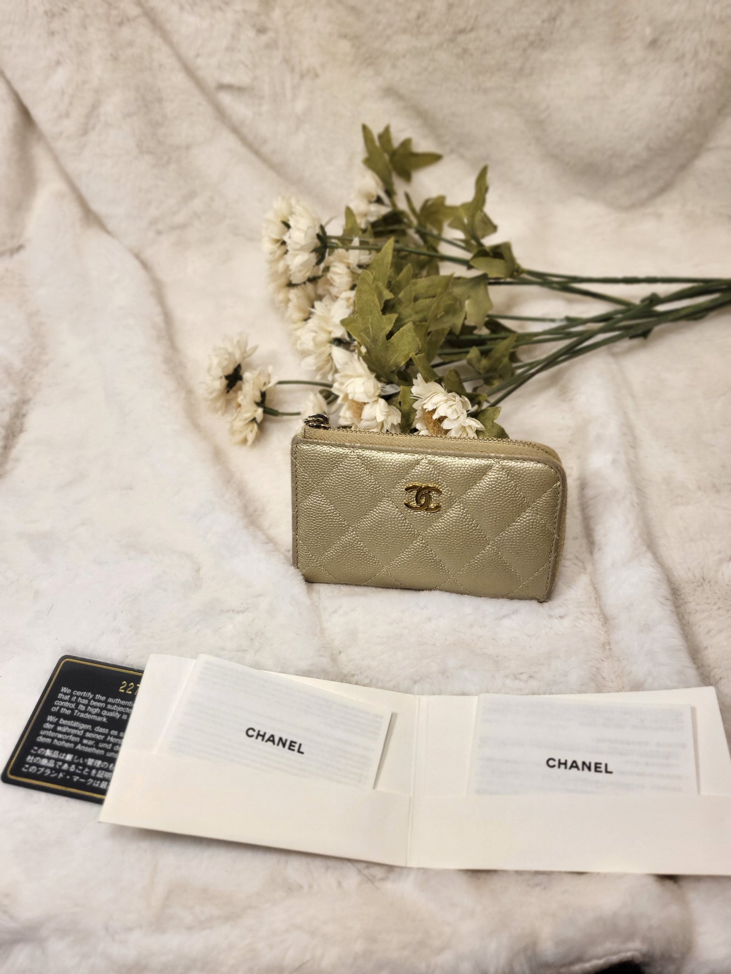 Authentic pre-owned Chanel zippy key cle coin purse card holder