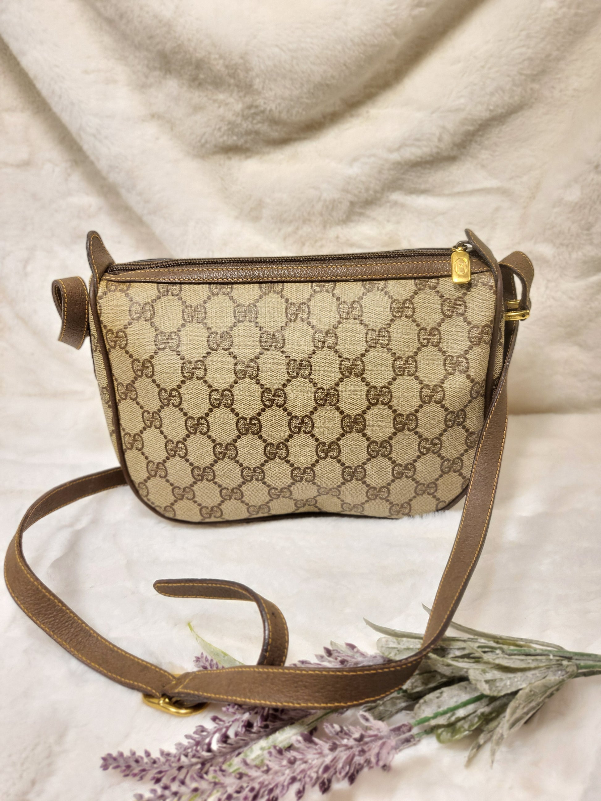 GUCCI Old Gucci Sherry Line Crossbody Bag – Timeless Vintage Company