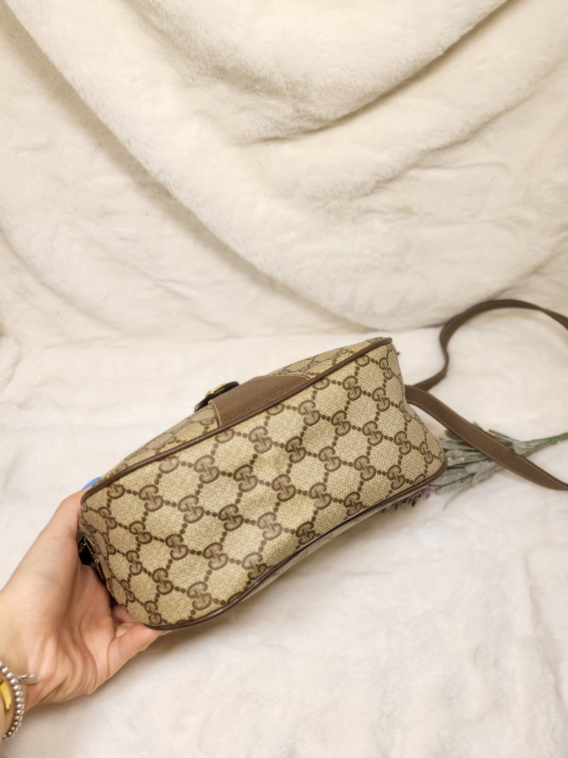 GUCCI Old Gucci Sherry Line Crossbody Bag – Timeless Vintage Company