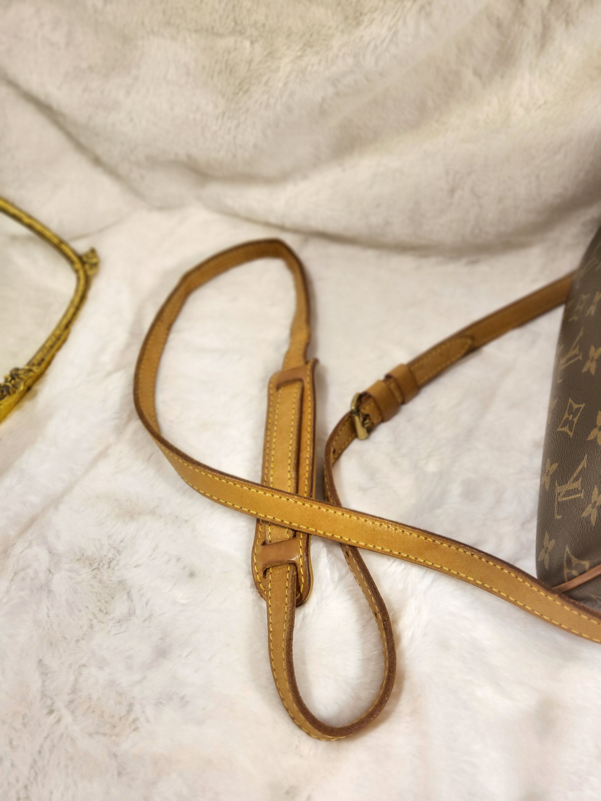 Authentic pre-owned Louis Vuitton Blois crossbody shoulder bag – Little  Bean Vintage